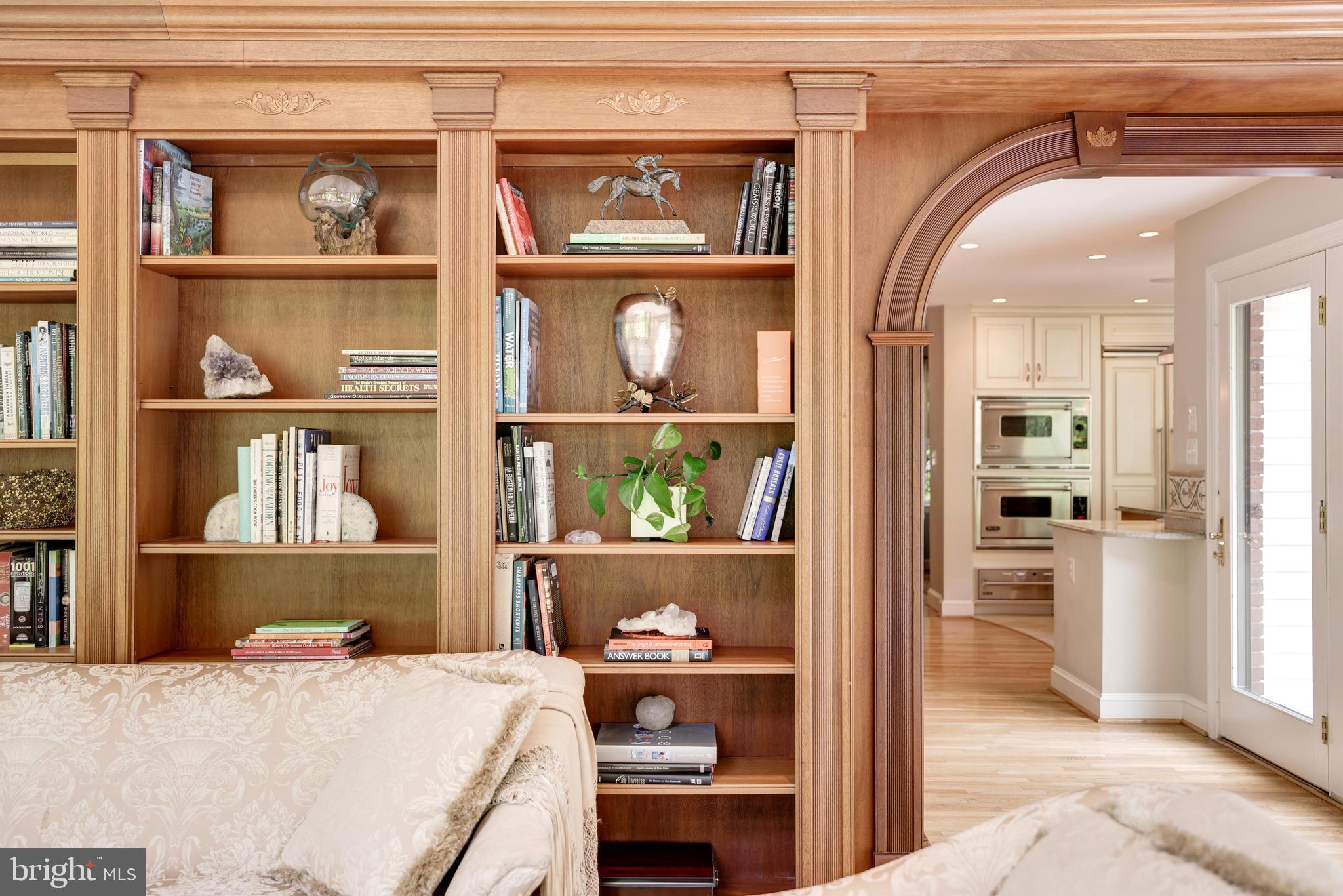 MCLEAN ESTATES - Residential