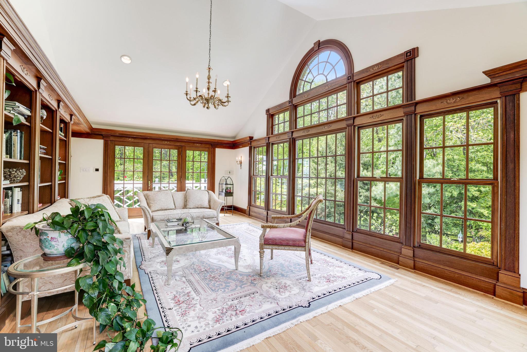 MCLEAN ESTATES - Residential