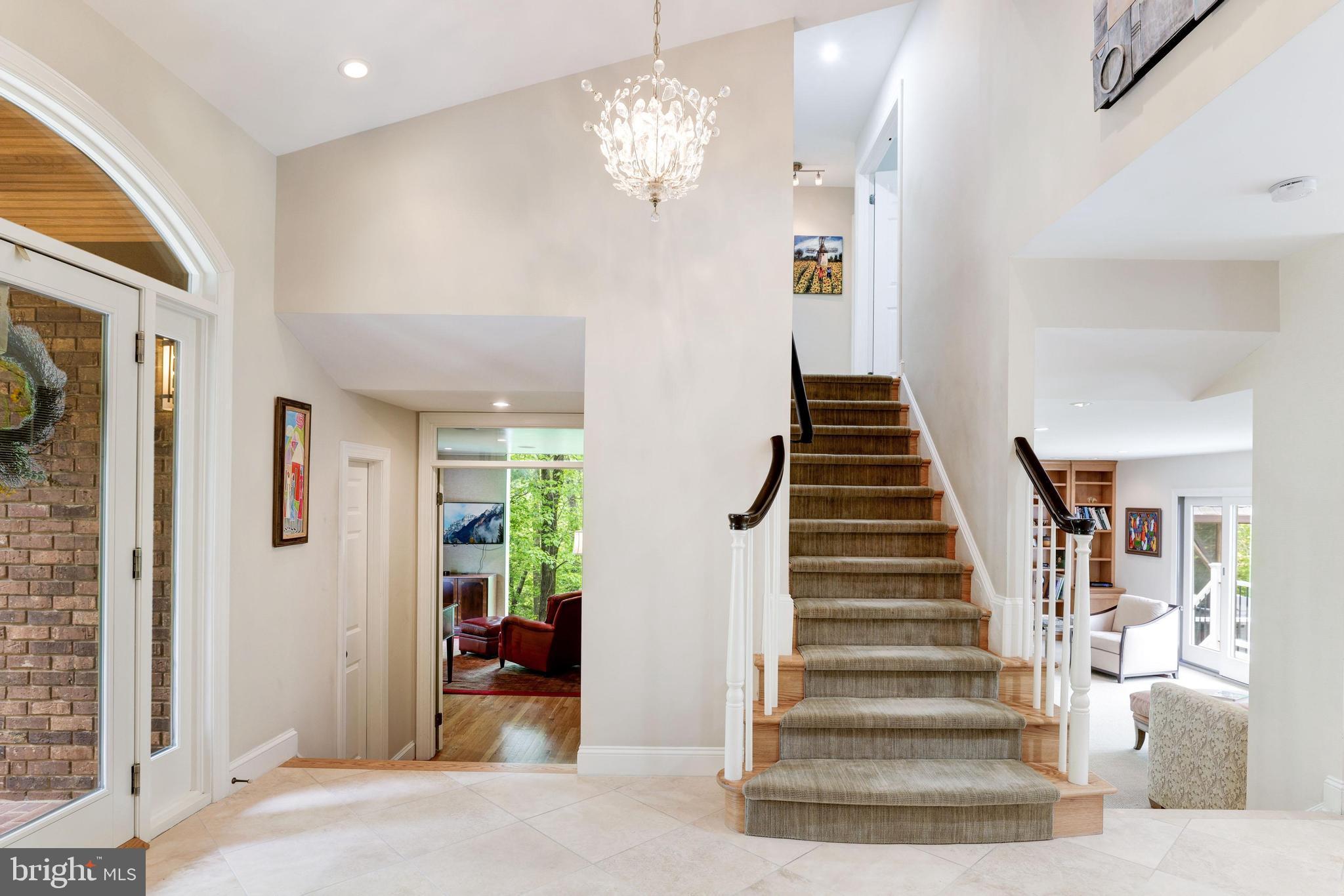 MCLEAN ESTATES - Residential