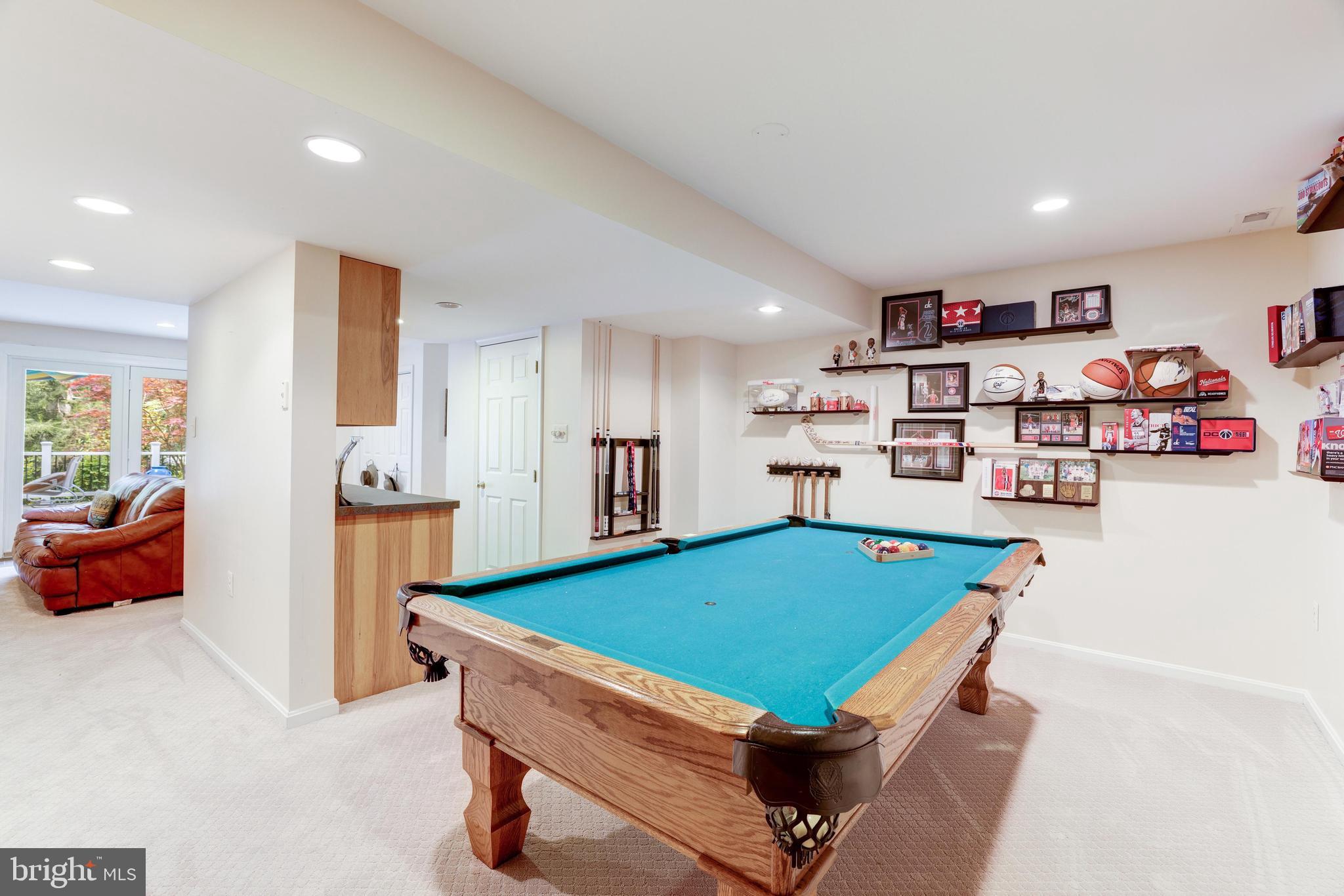 MCLEAN ESTATES - Residential