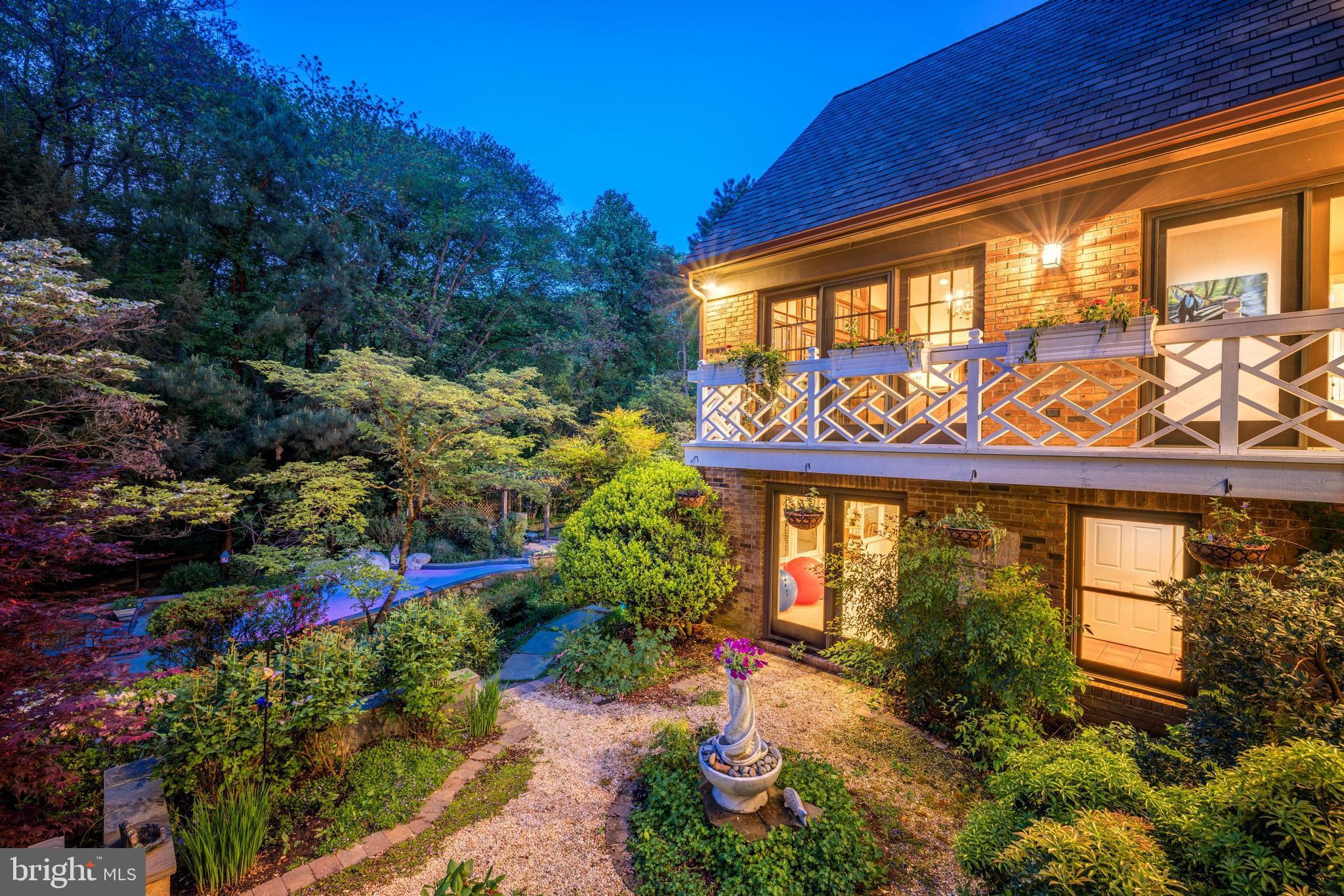 MCLEAN ESTATES - Residential