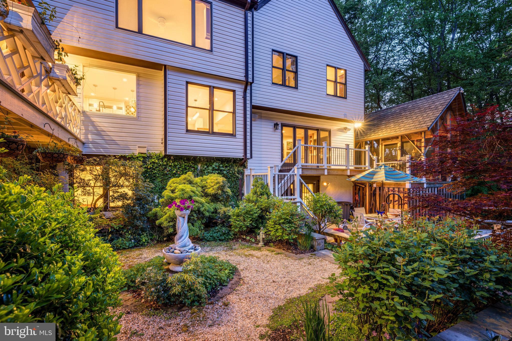 MCLEAN ESTATES - Residential