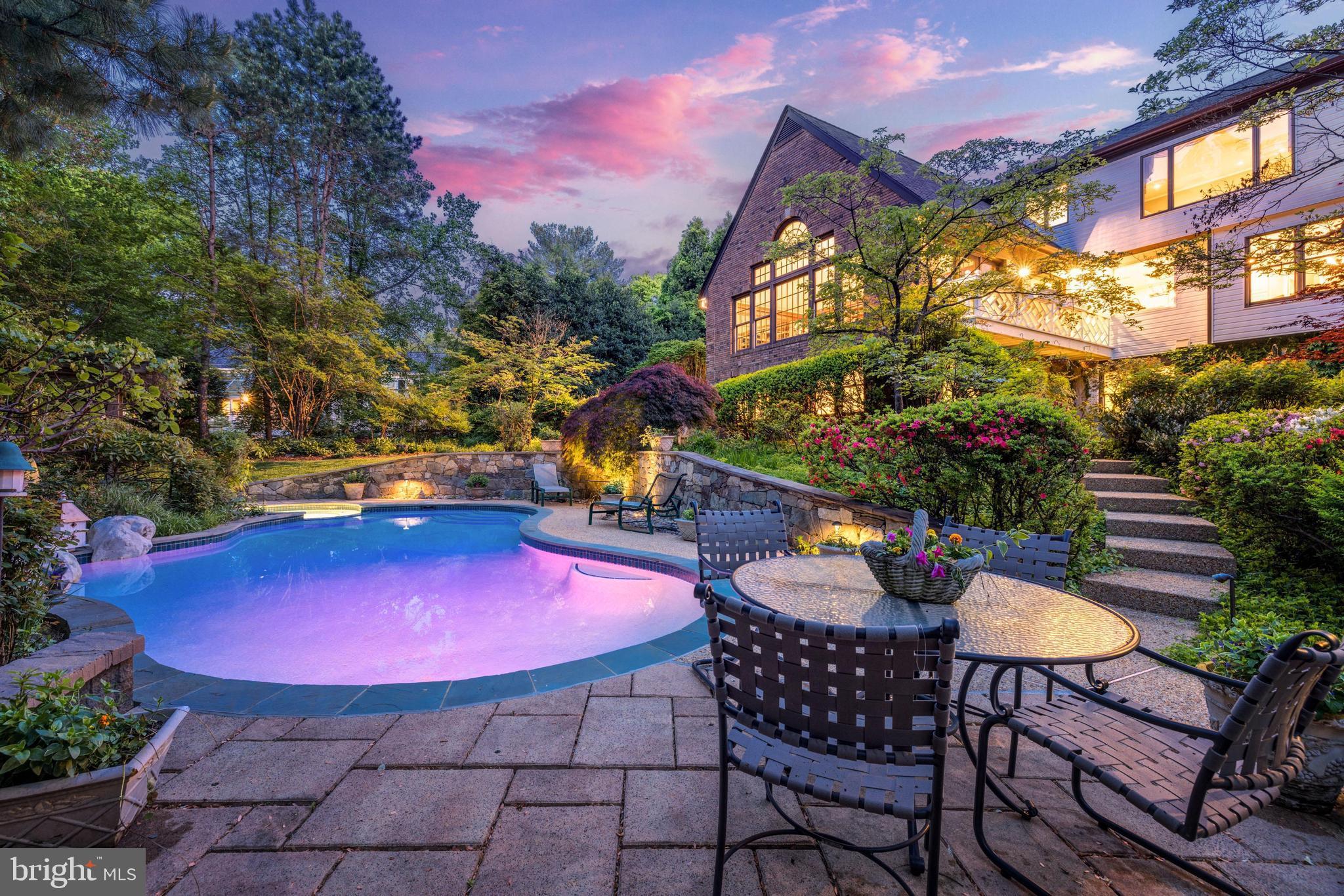 MCLEAN ESTATES - Residential