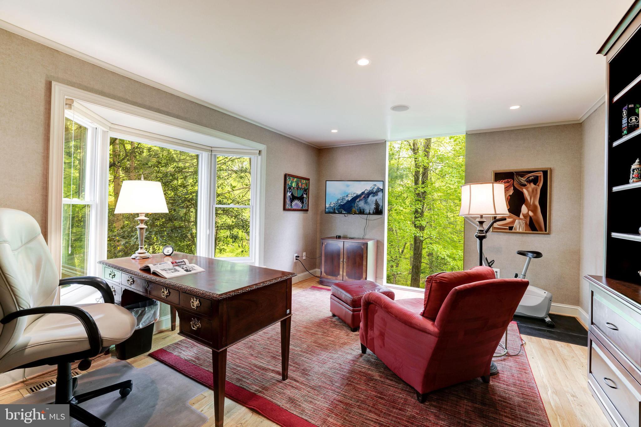 MCLEAN ESTATES - Residential