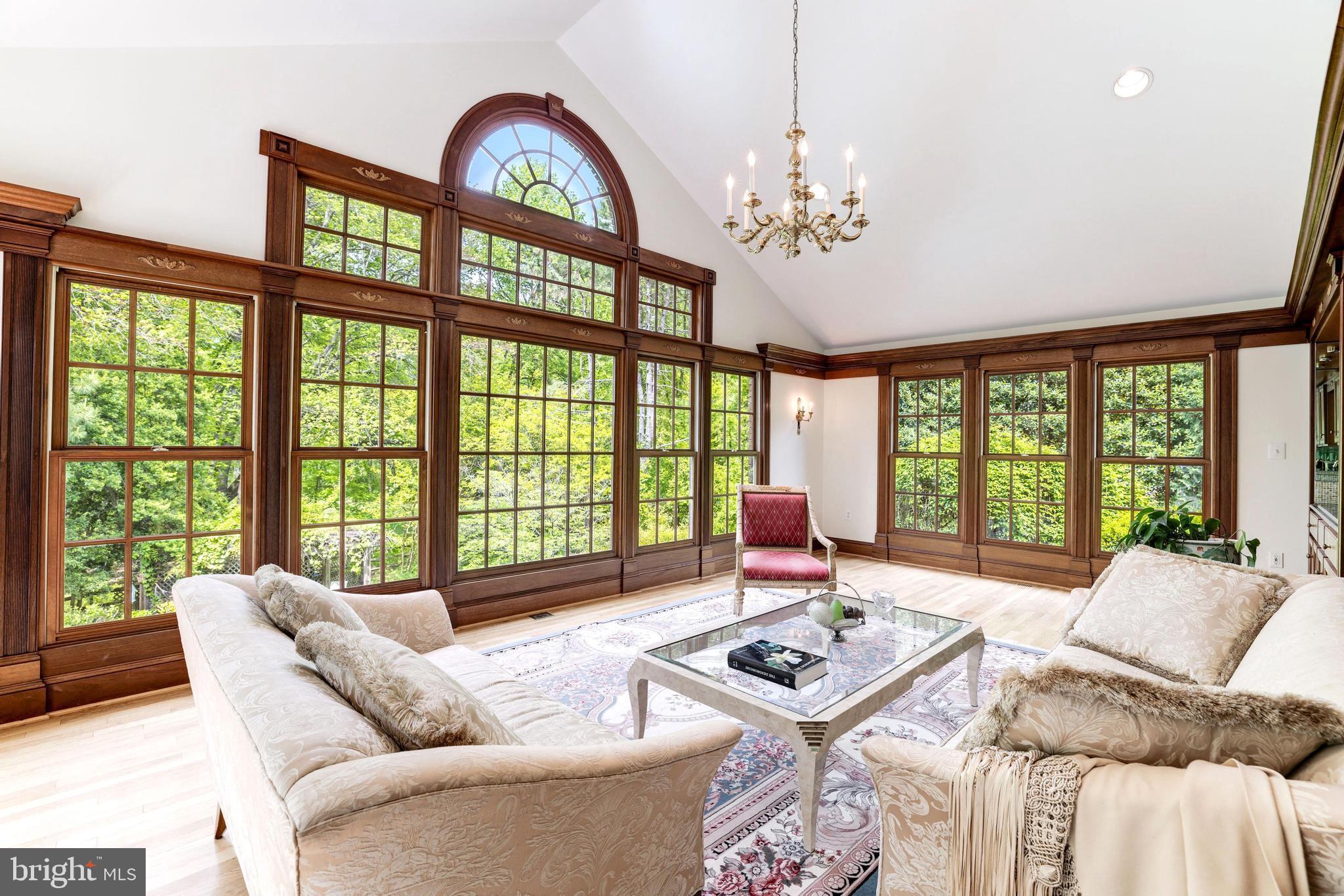 MCLEAN ESTATES - Residential