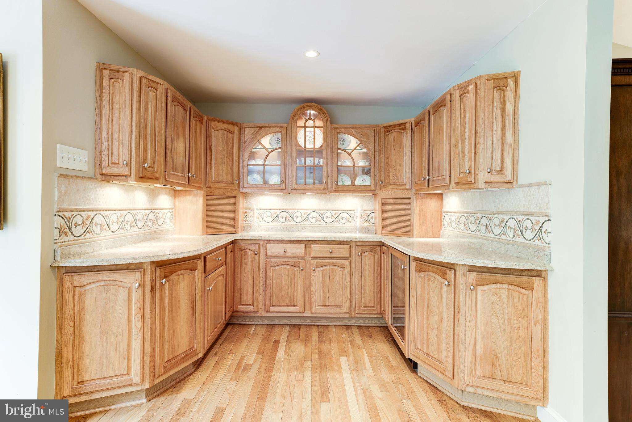 MCLEAN ESTATES - Residential