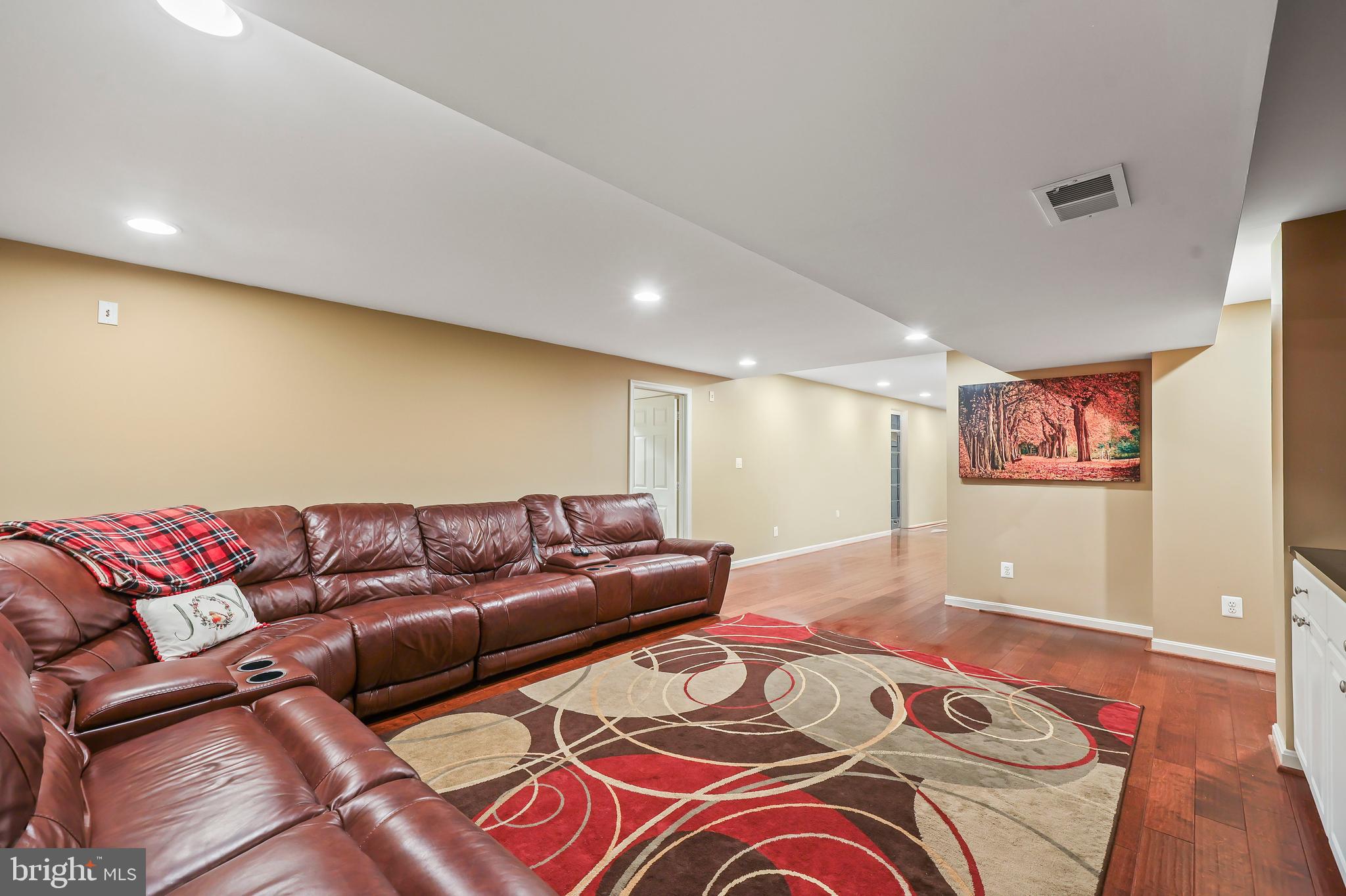 RESTON - Residential