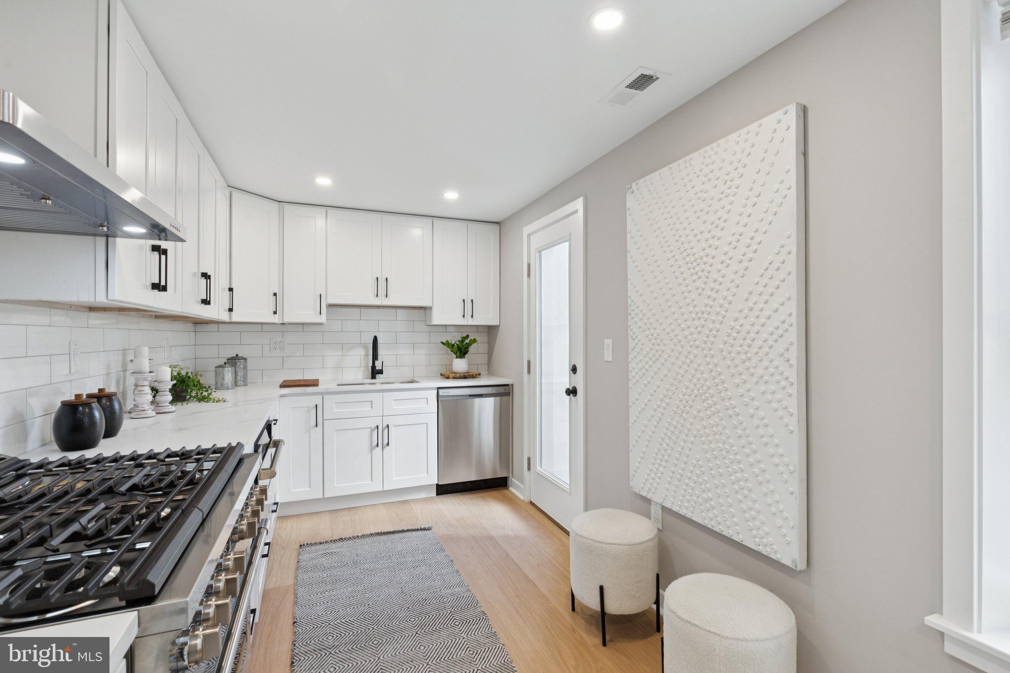 FAIRMOUNT - Residential