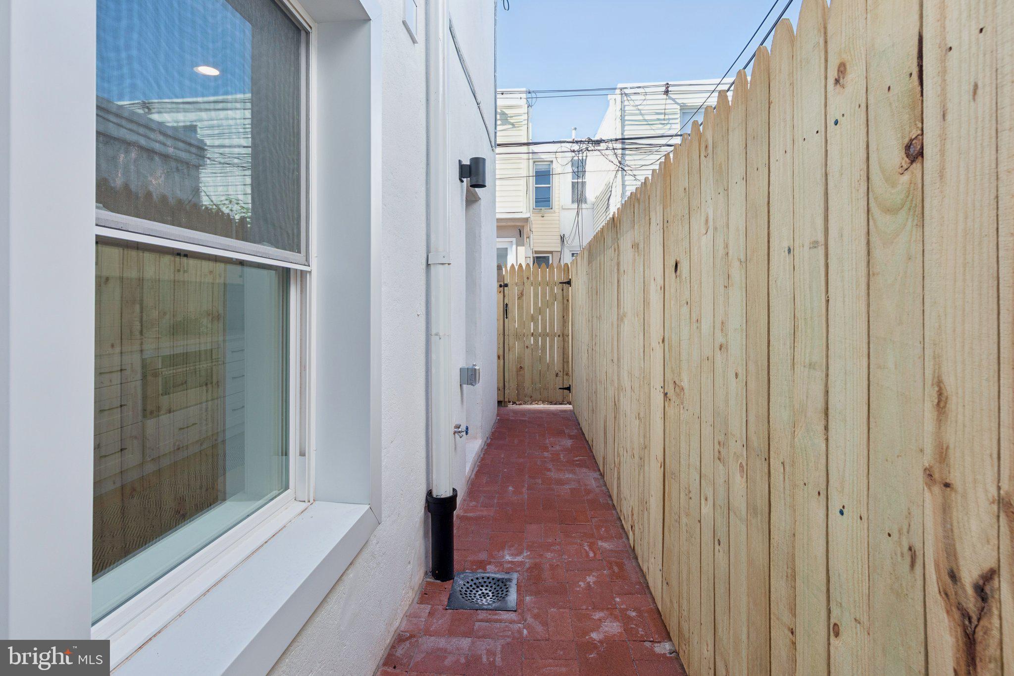 FAIRMOUNT - Residential