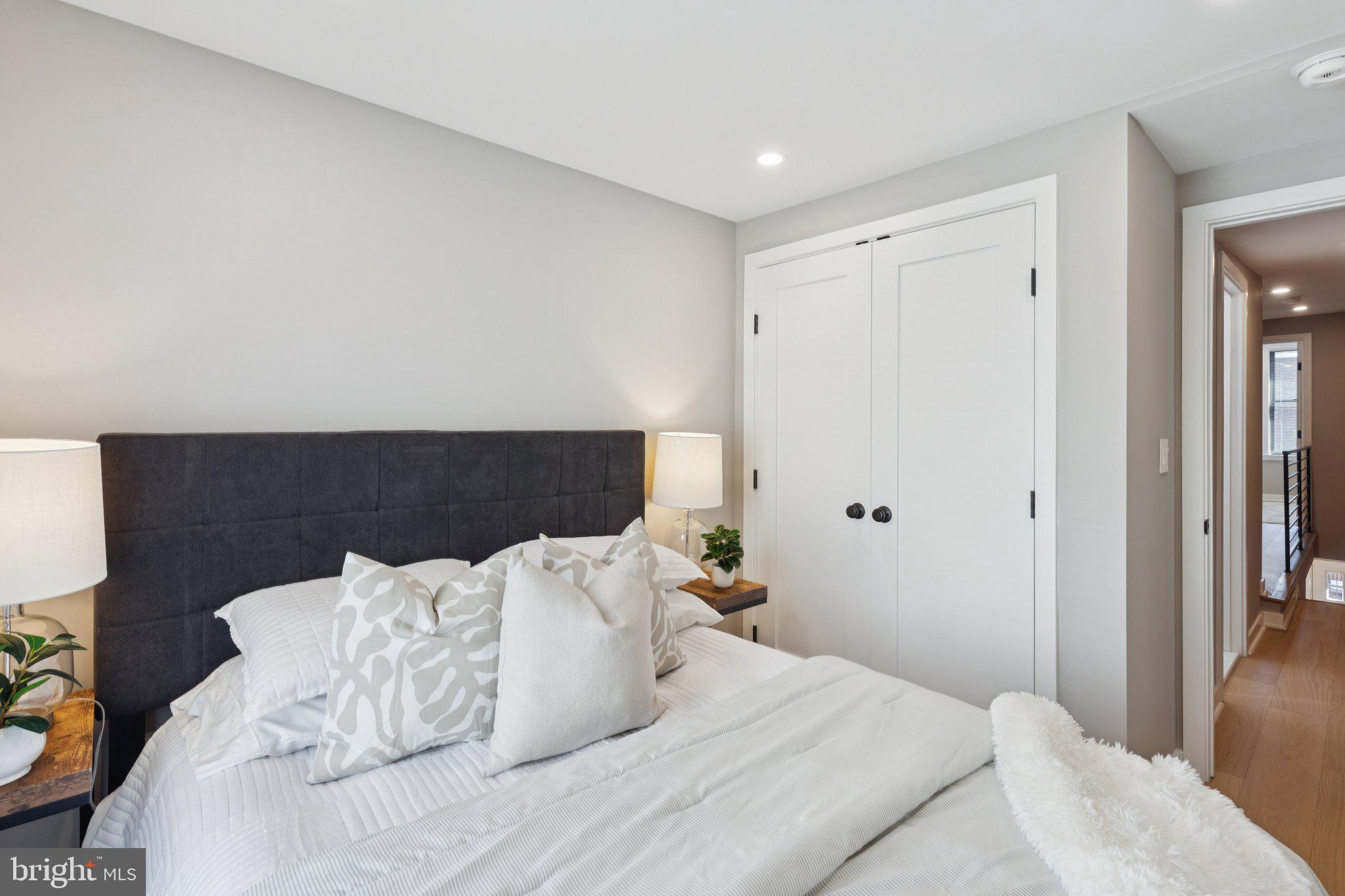 FAIRMOUNT - Residential