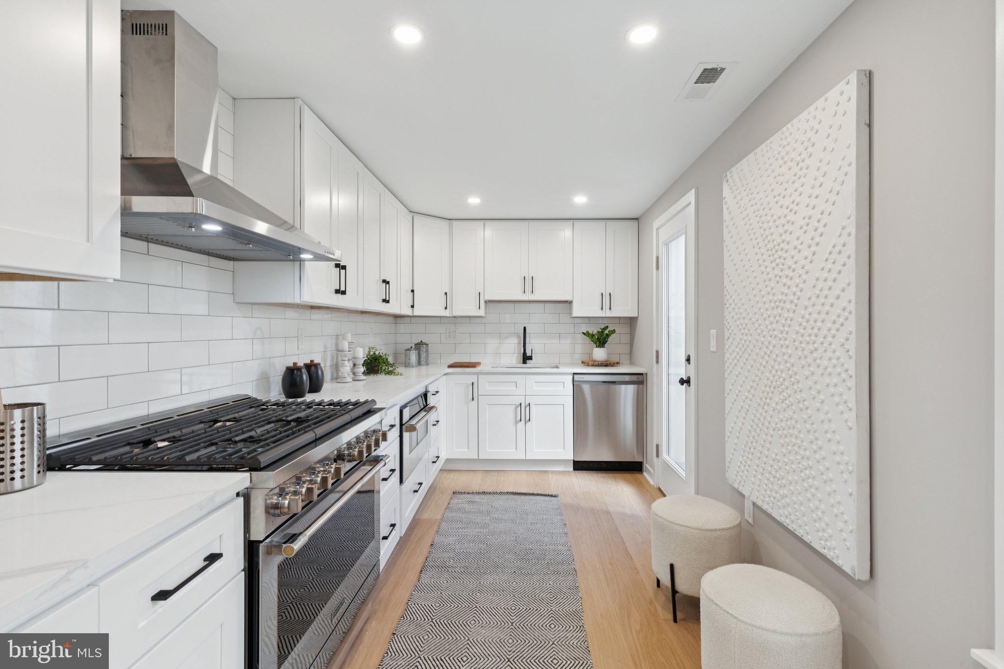 FAIRMOUNT - Residential