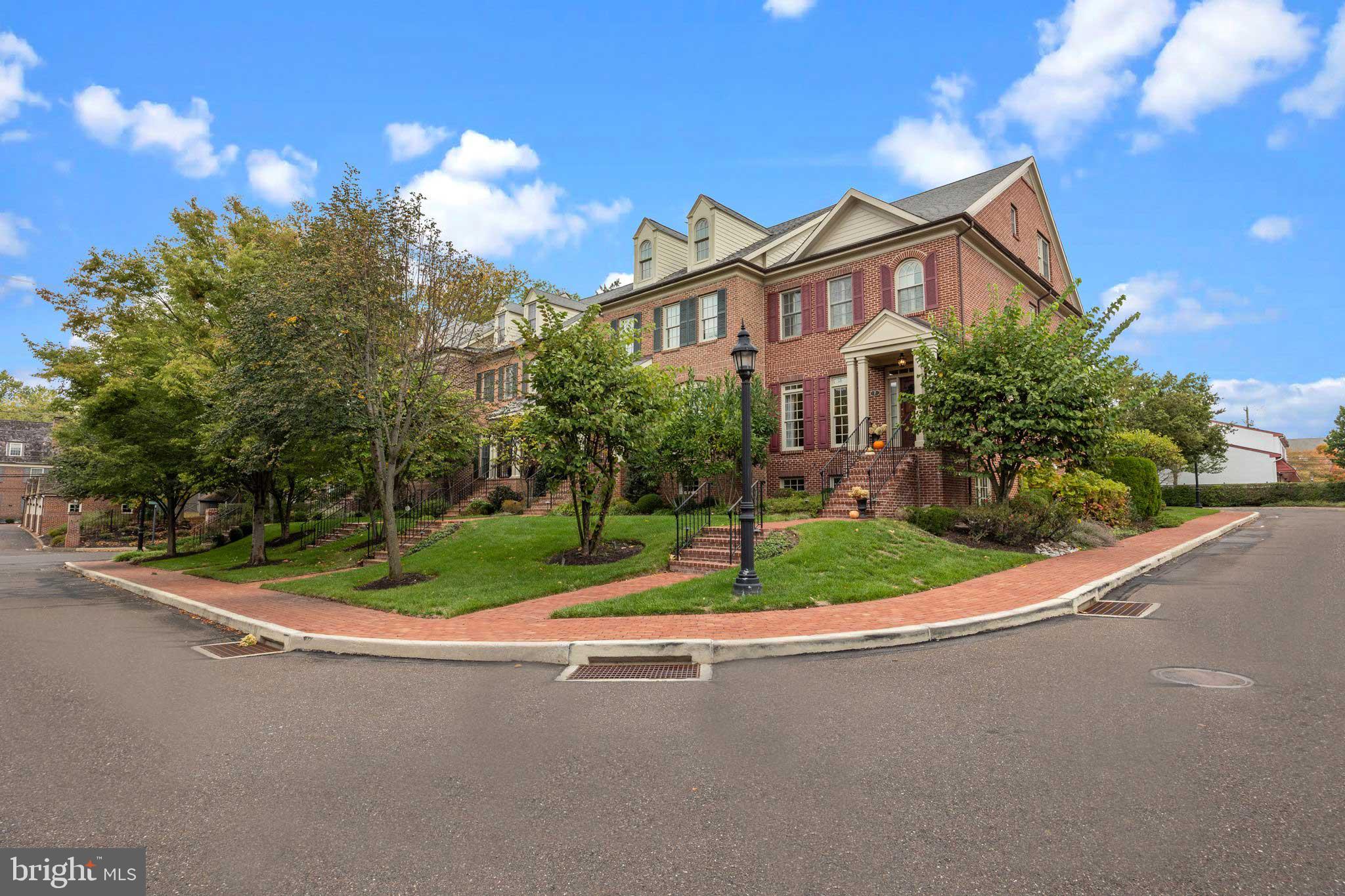 PHILLIPS COURT - Residential