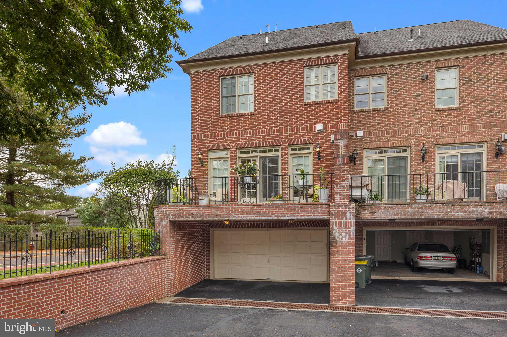 PHILLIPS COURT - Residential