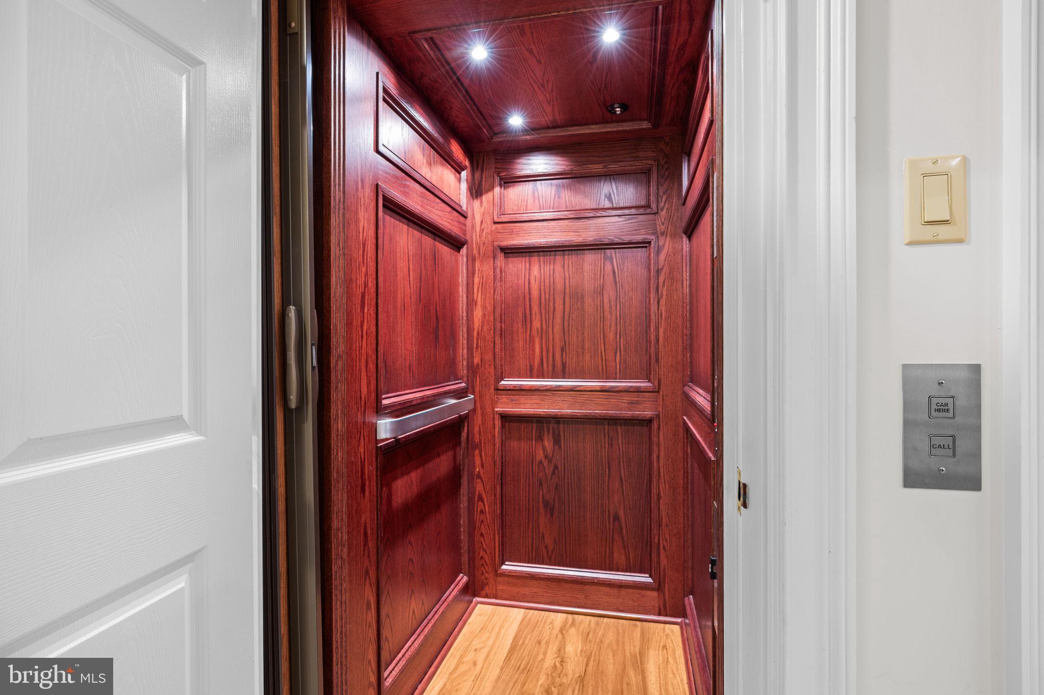 PHILLIPS COURT - Residential