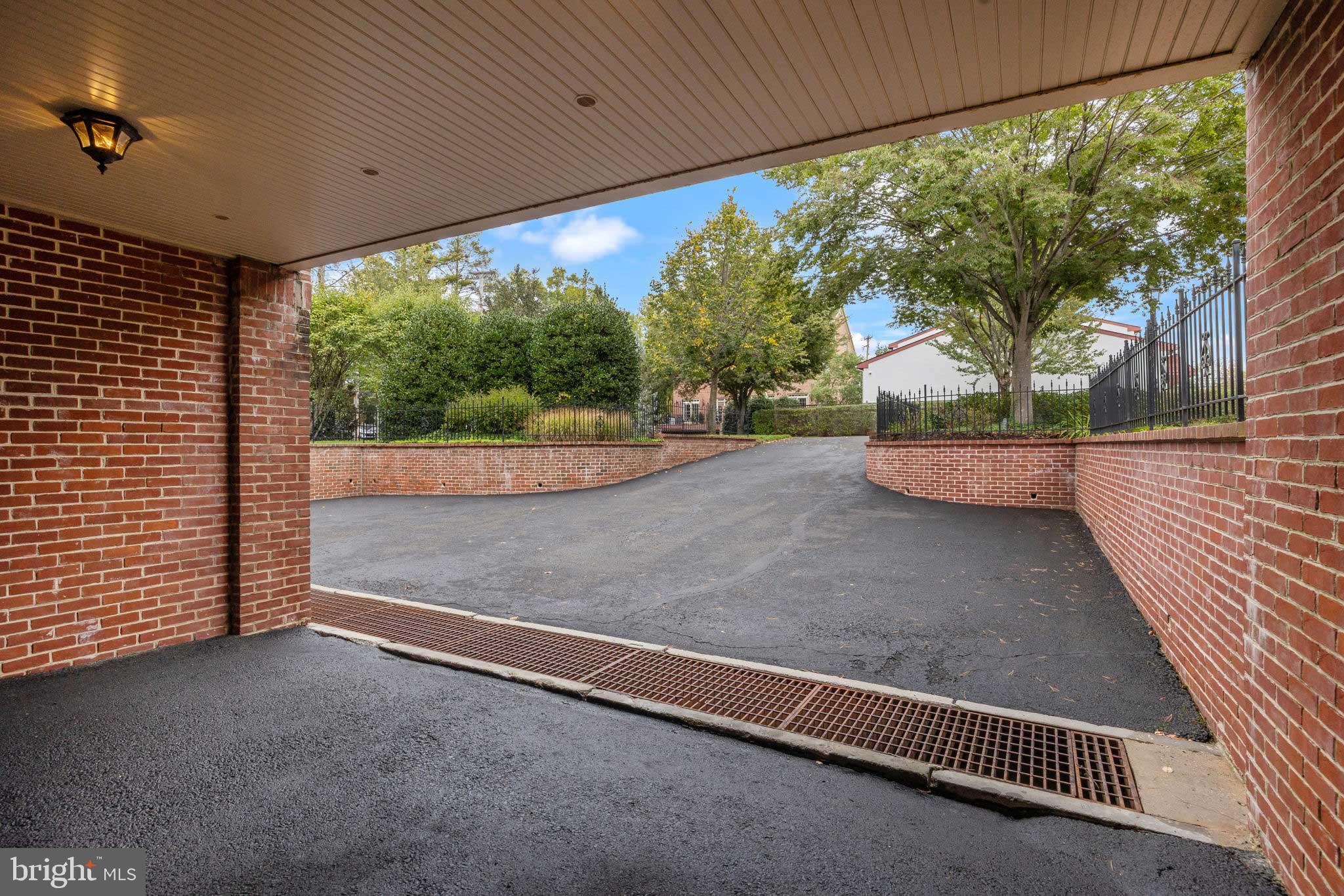 PHILLIPS COURT - Residential