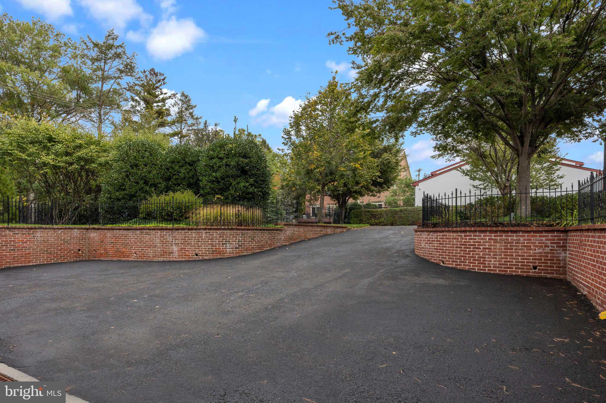 PHILLIPS COURT - Residential