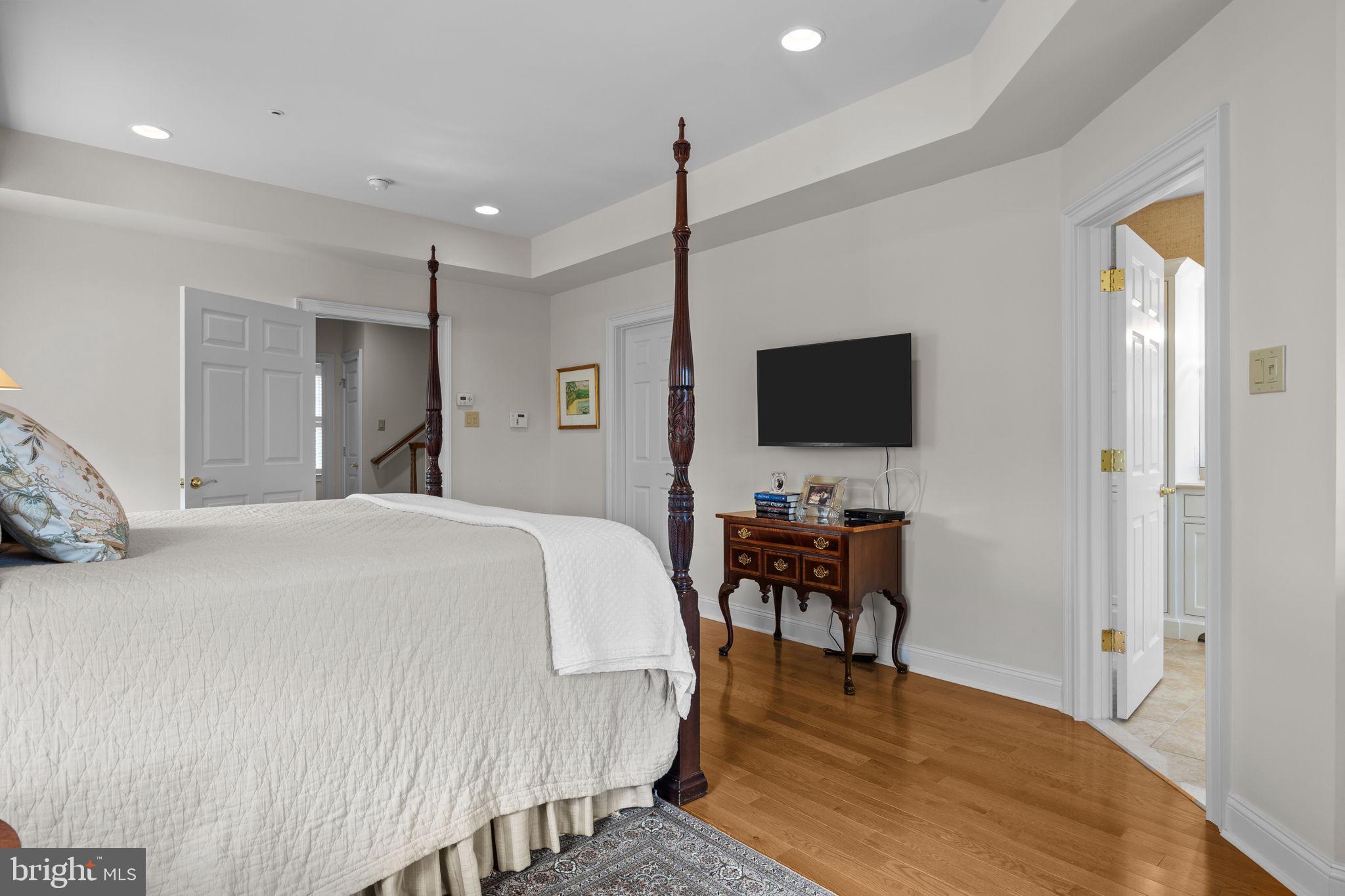 PHILLIPS COURT - Residential