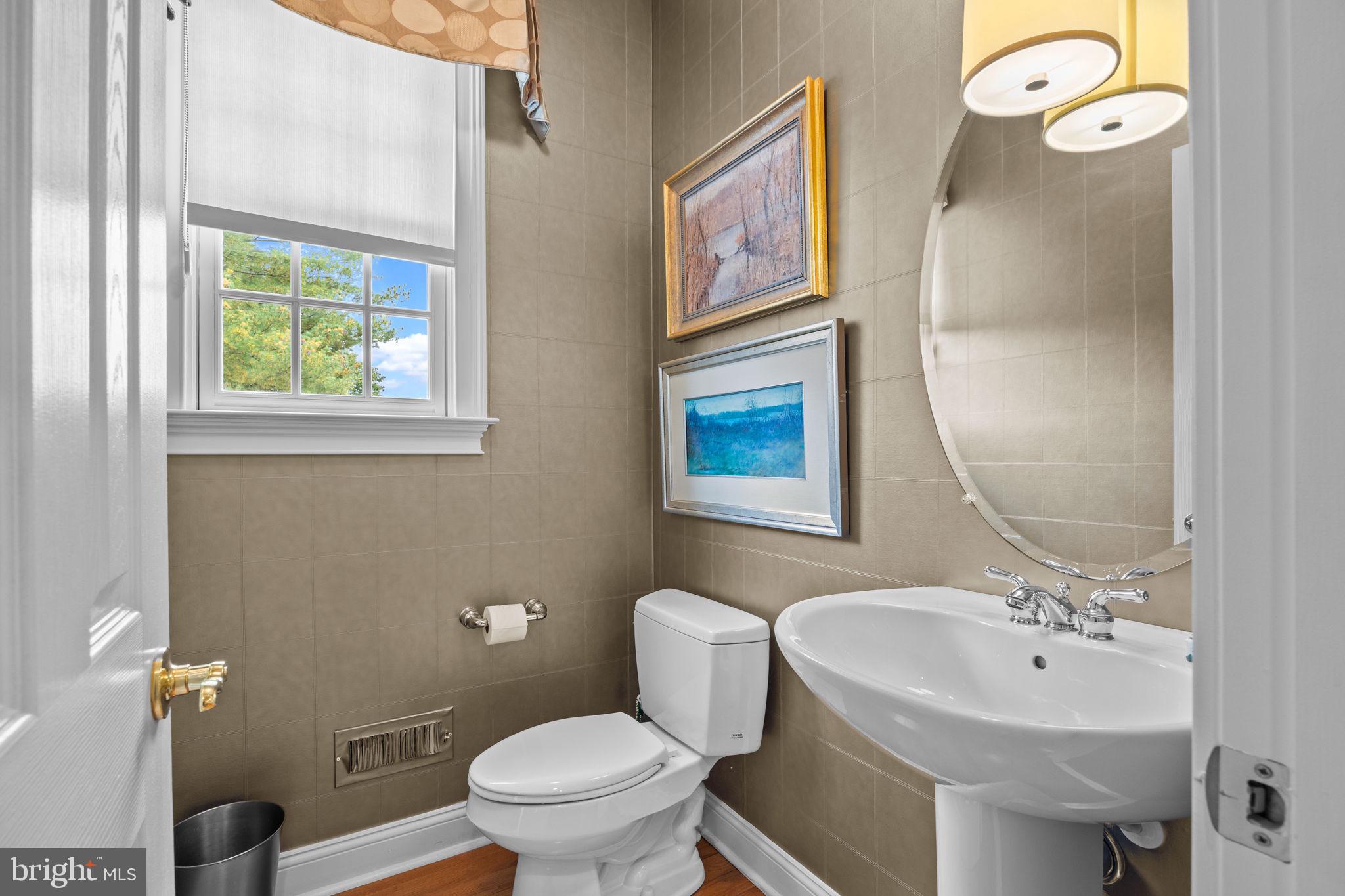 PHILLIPS COURT - Residential