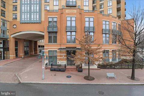 2720 S Arlington Mill Drive Unit 308, Arlington, VA MLS: VAAR2069668