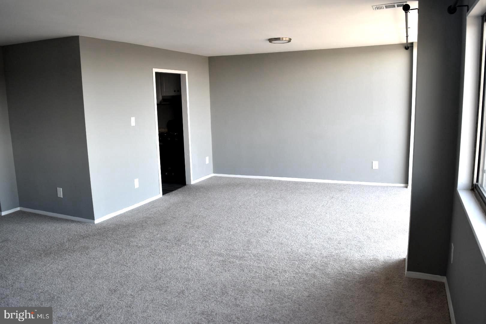 PRESIDENTIAL TOWERS - Residential Lease