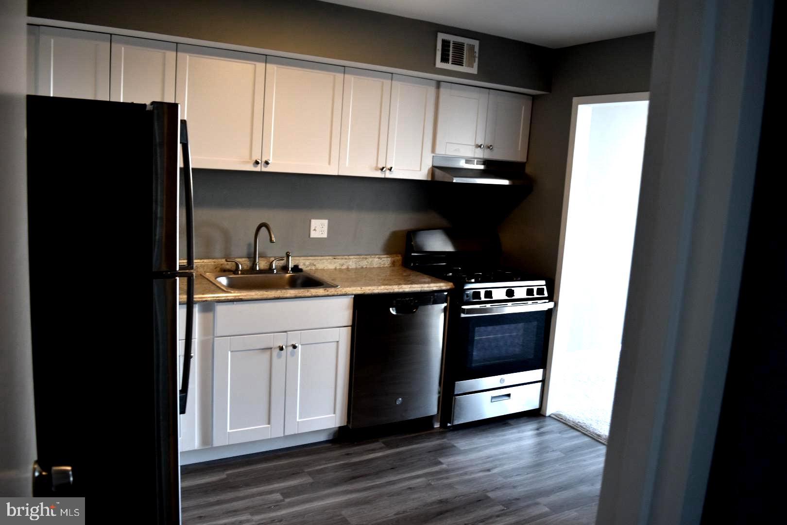 PRESIDENTIAL TOWERS - Residential Lease