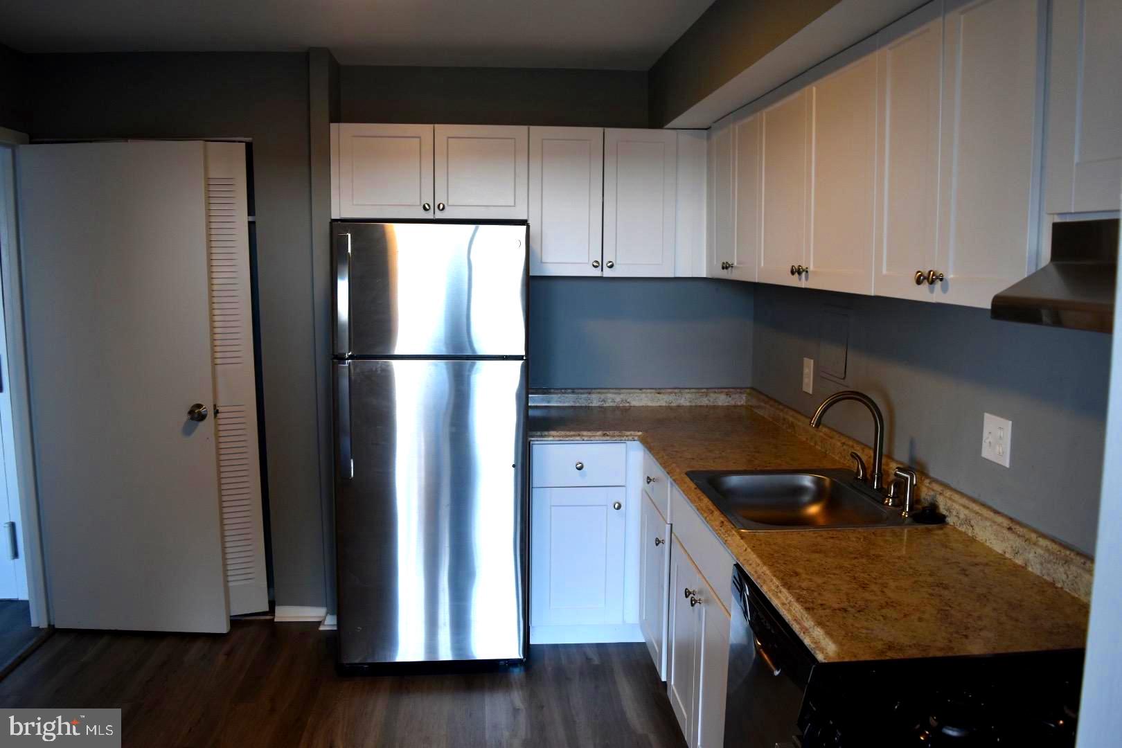 PRESIDENTIAL TOWERS - Residential Lease