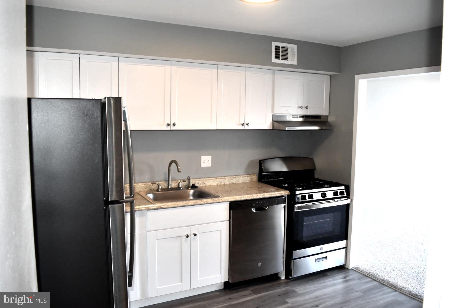 PRESIDENTIAL TOWERS - Residential Lease