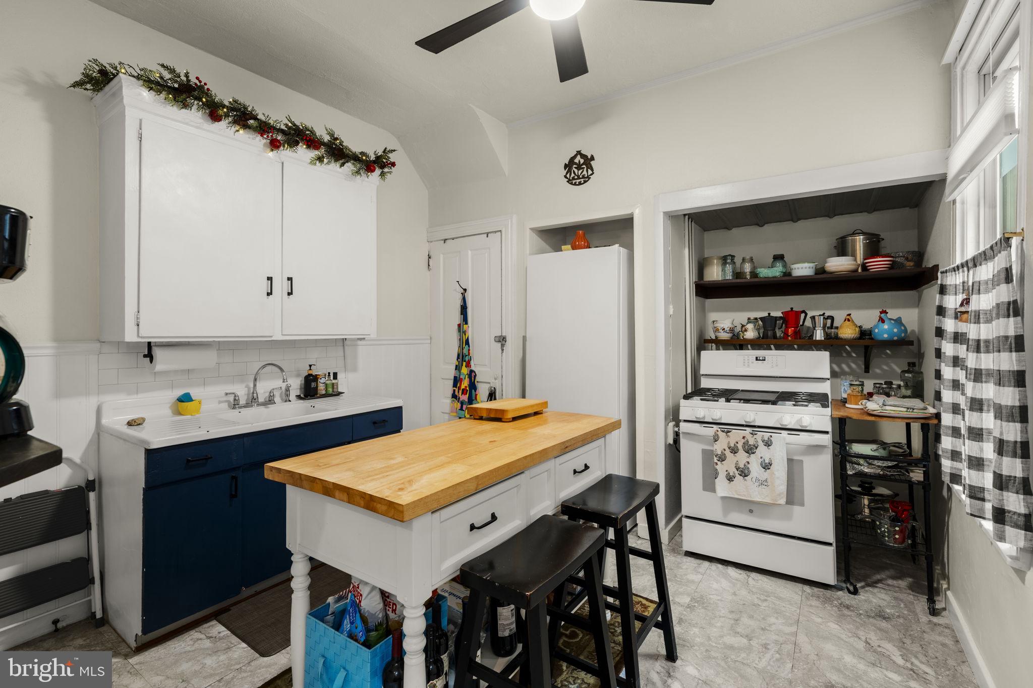 447 W ORANGE STREET