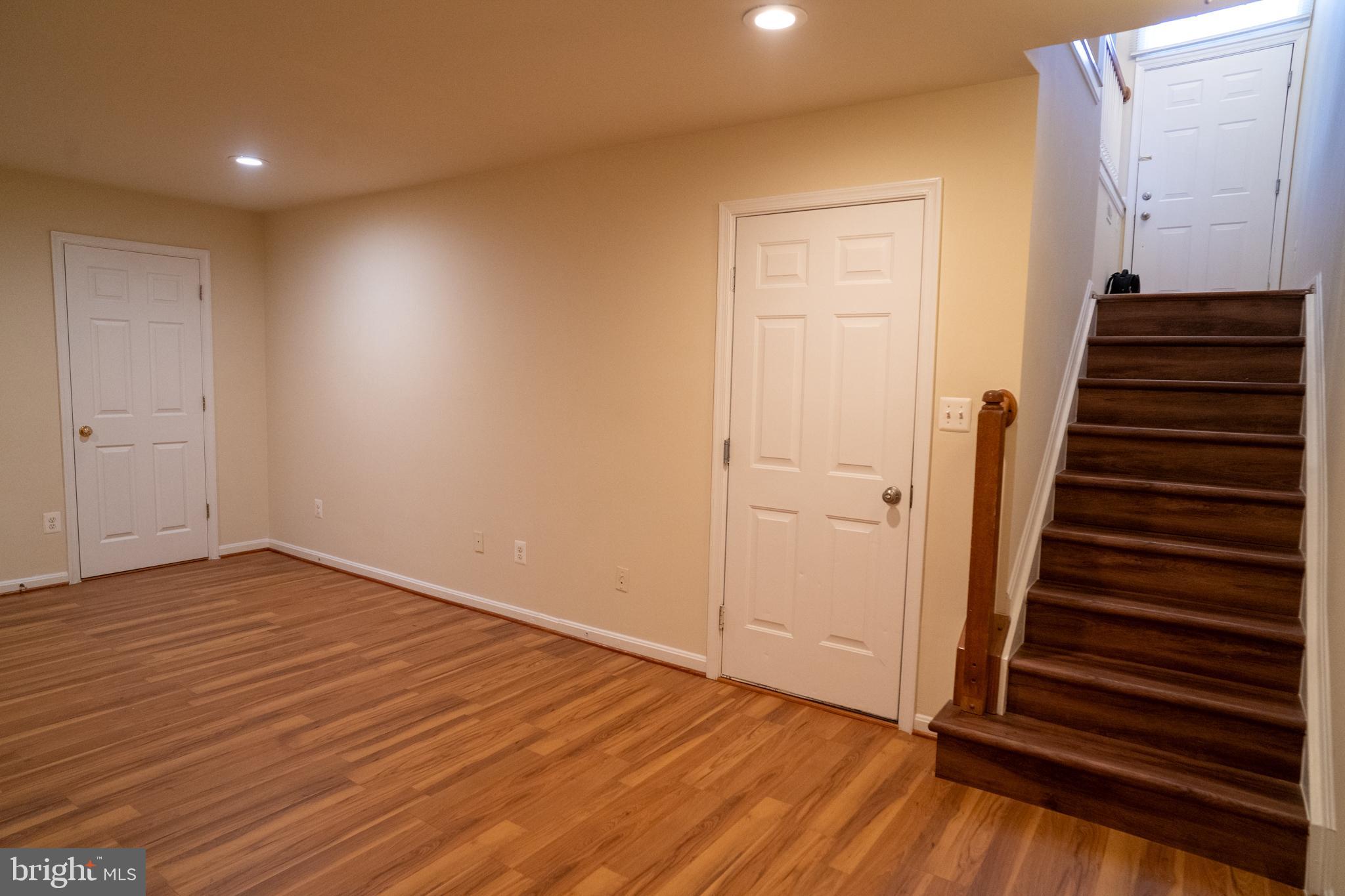 POTOMAC LAKES - Residential Lease