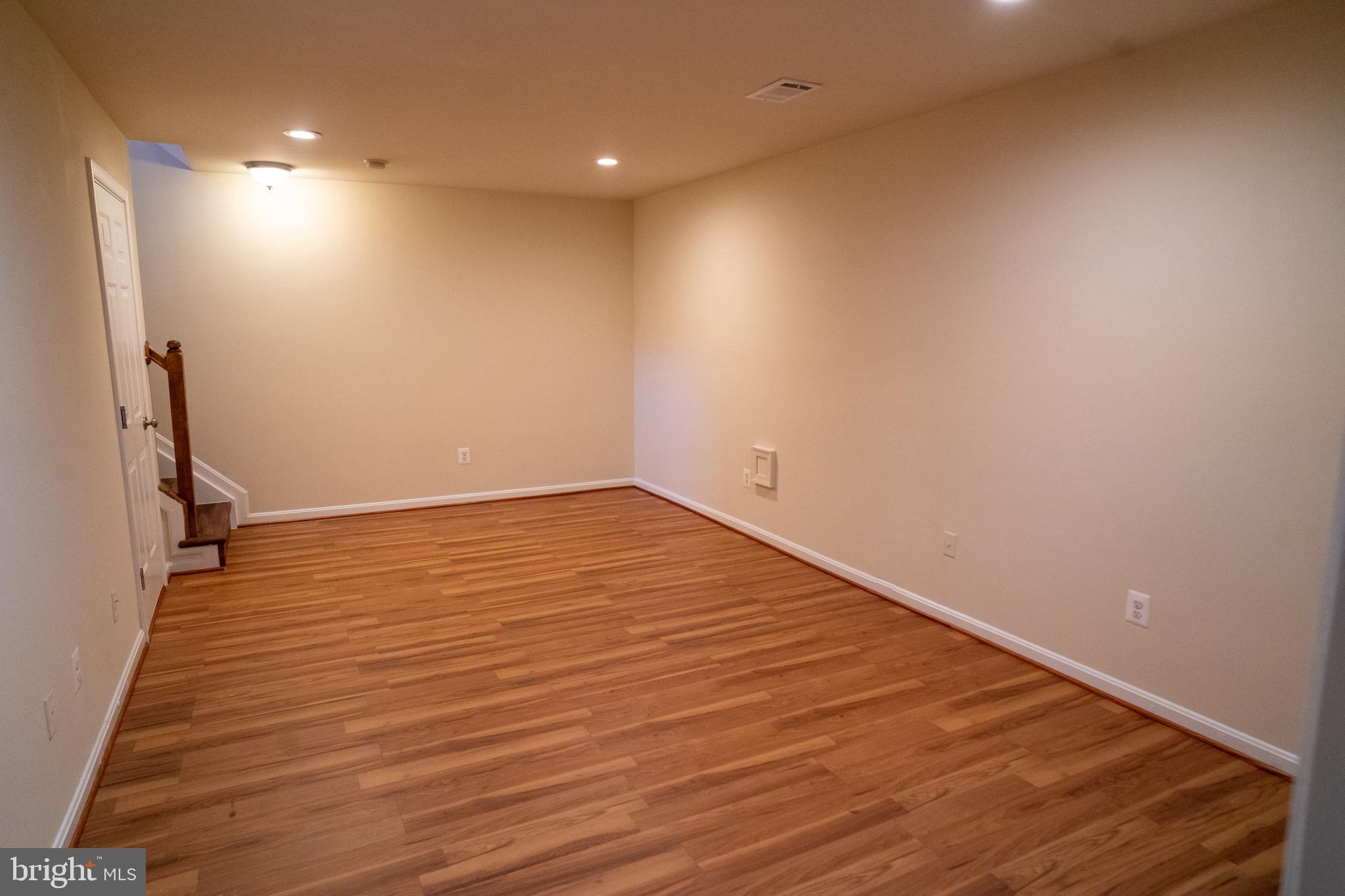 POTOMAC LAKES - Residential Lease