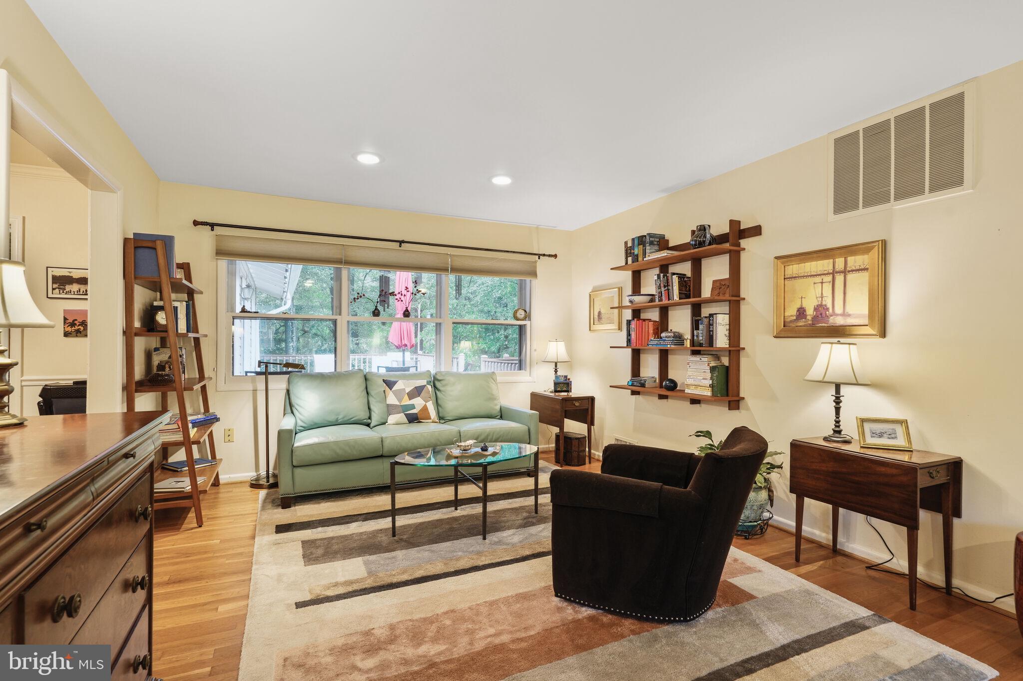 9210 DELLWOOD DRIVE