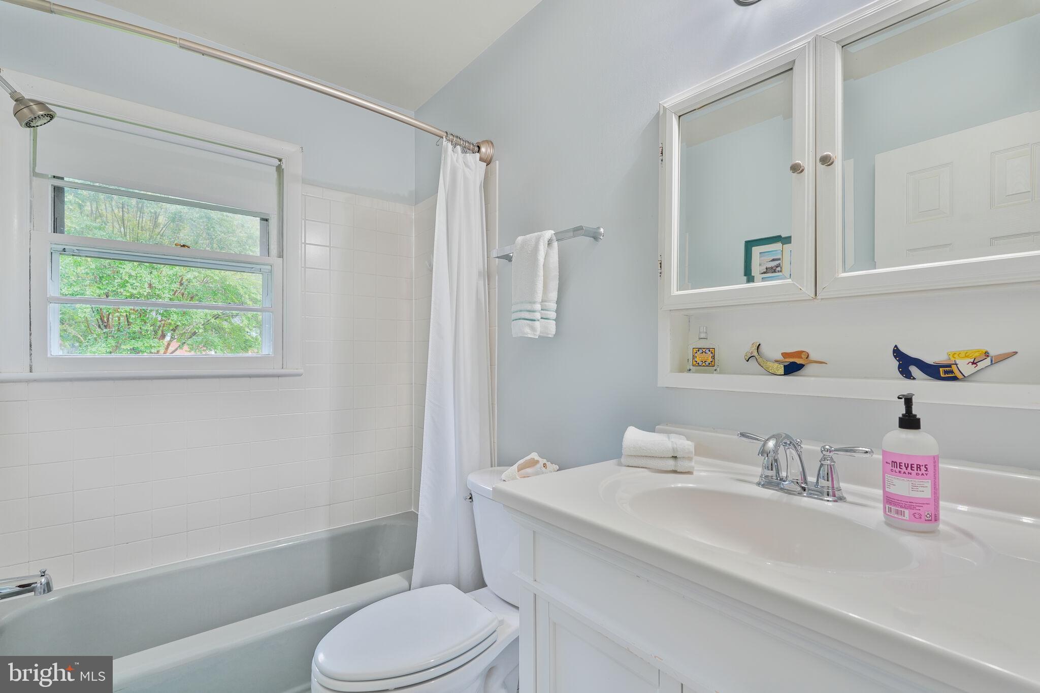 TOWN AND COUNTRY ESTATES - Residential