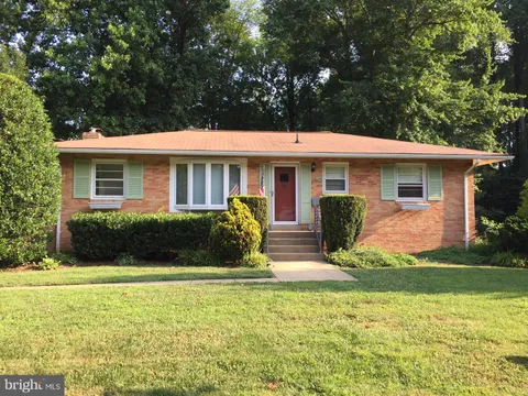 9210 Dellwood Drive, Vienna, VA MLS: VAFX2238530
