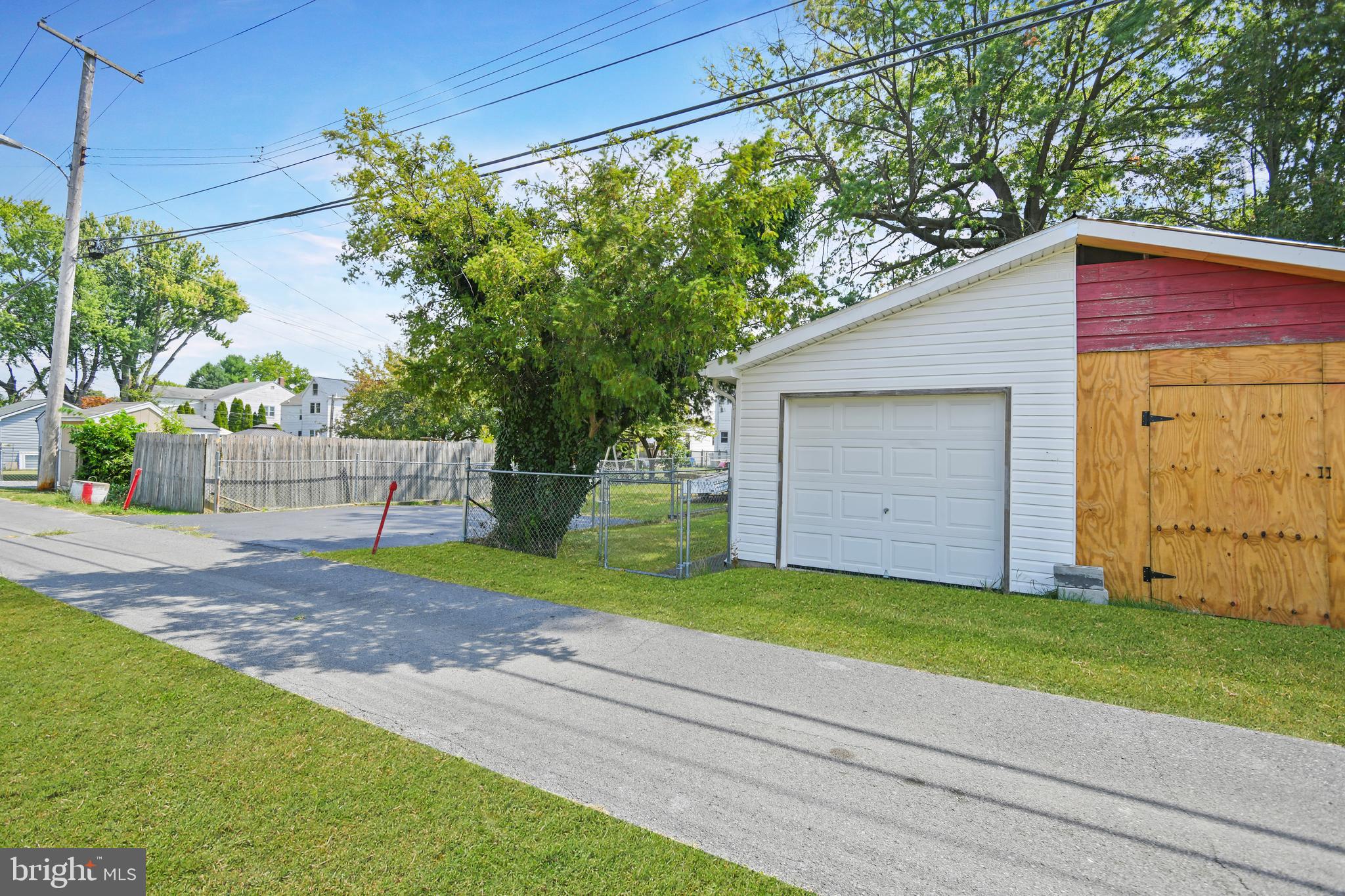 HAGERSTOWN - Residential