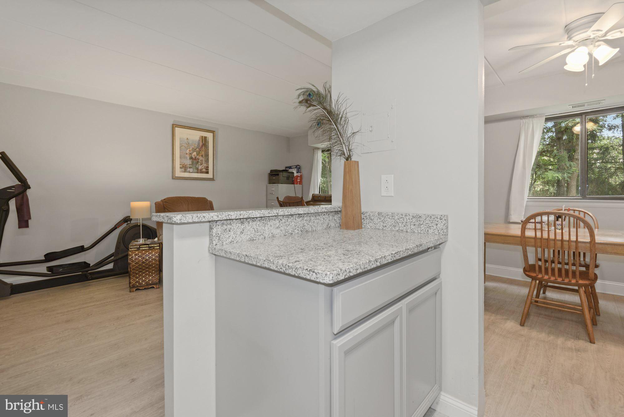 COUNTRY CLUB GREEN - Residential Lease