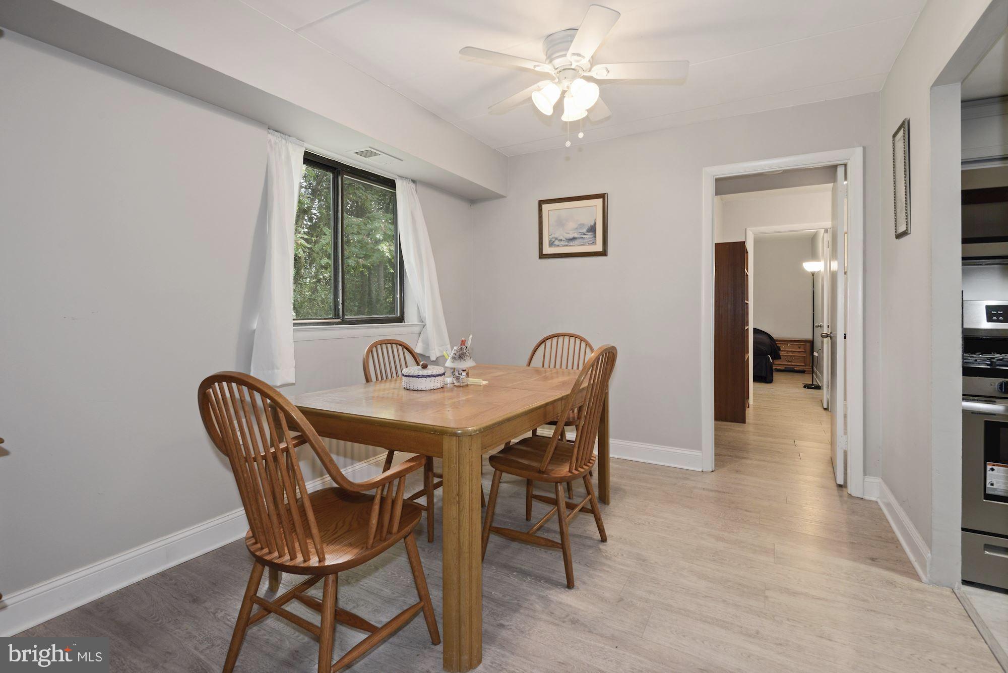 COUNTRY CLUB GREEN - Residential Lease