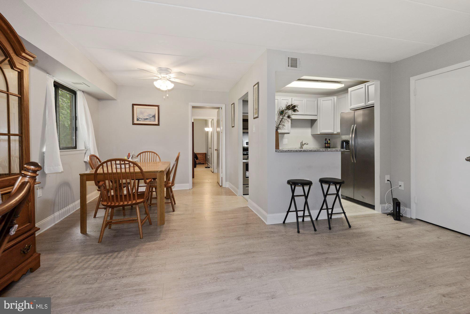 COUNTRY CLUB GREEN - Residential Lease