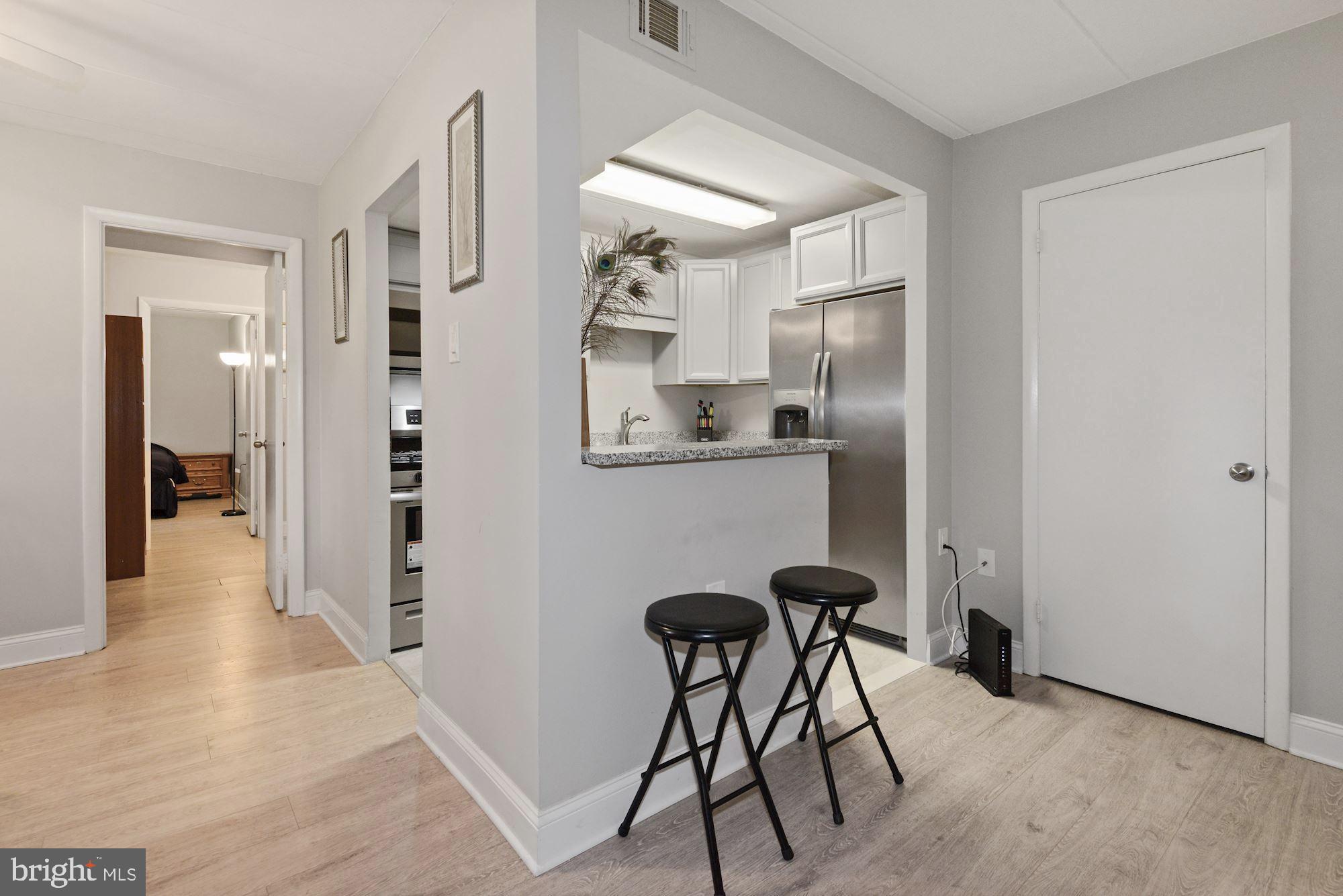 COUNTRY CLUB GREEN - Residential Lease