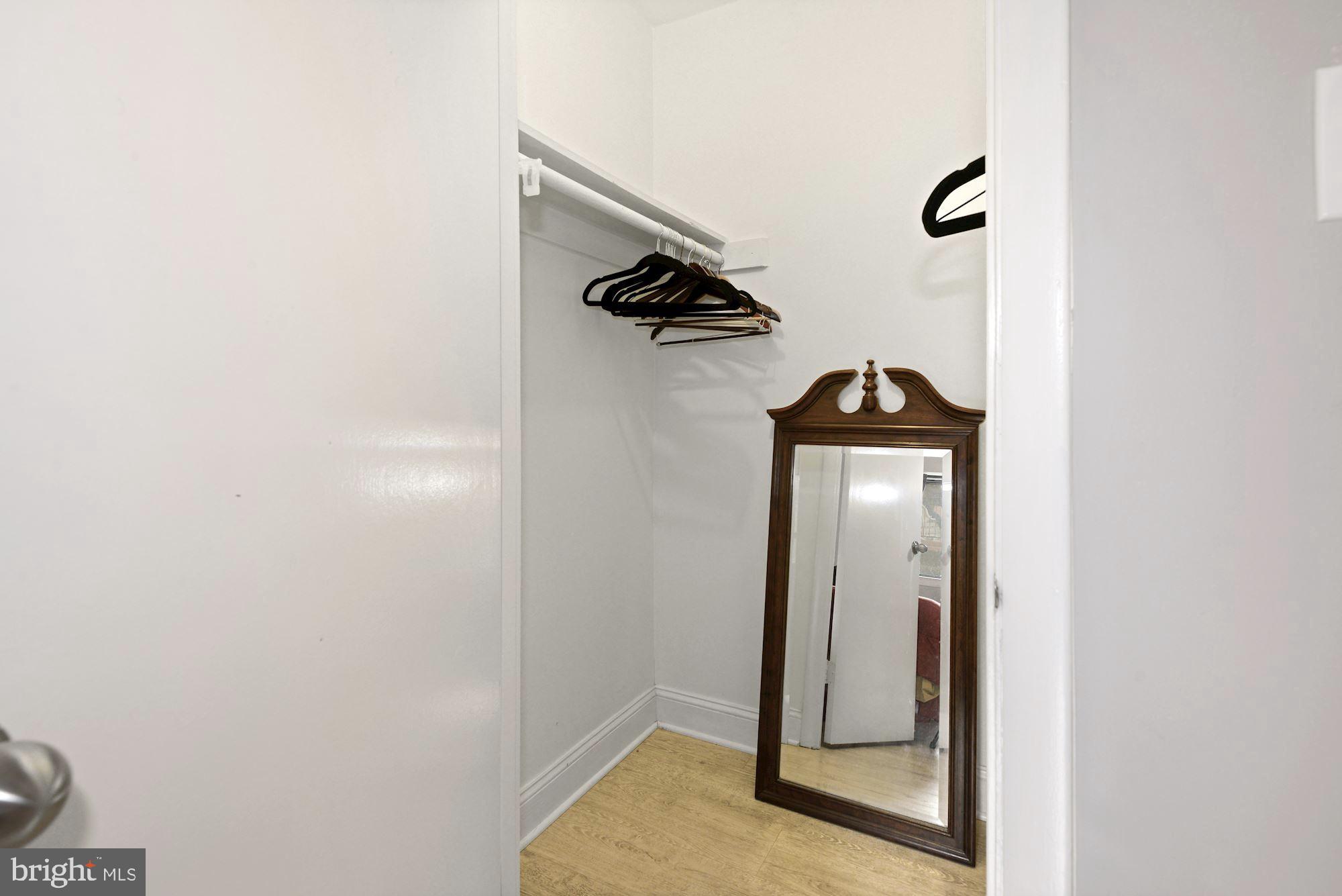 COUNTRY CLUB GREEN - Residential Lease