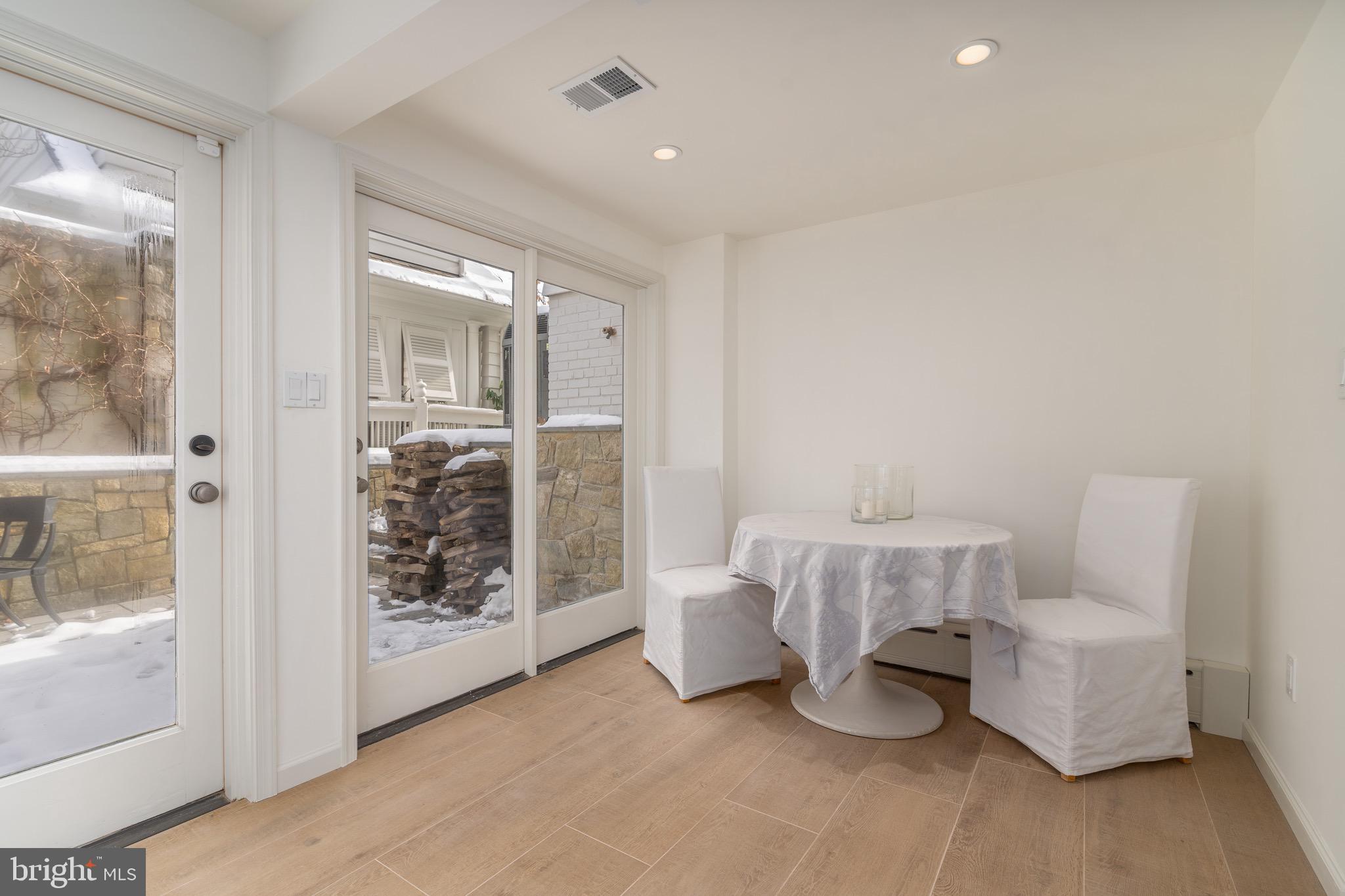 OBSERVATORY CIRCLE - Residential