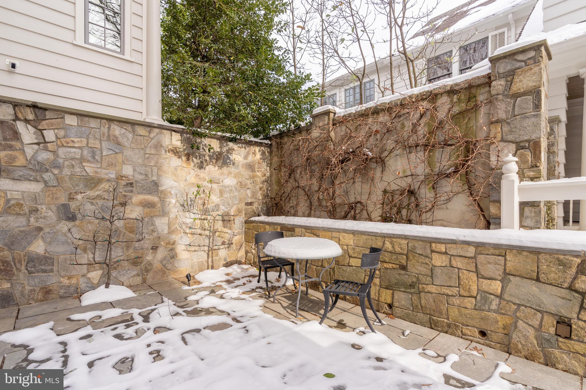OBSERVATORY CIRCLE - Residential