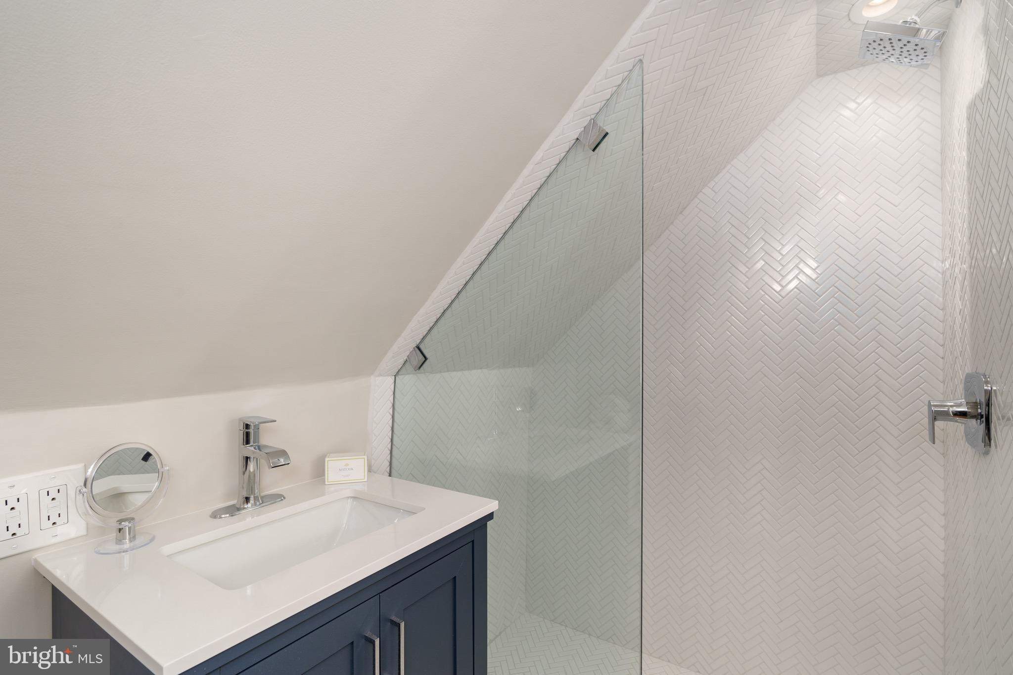 OBSERVATORY CIRCLE - Residential