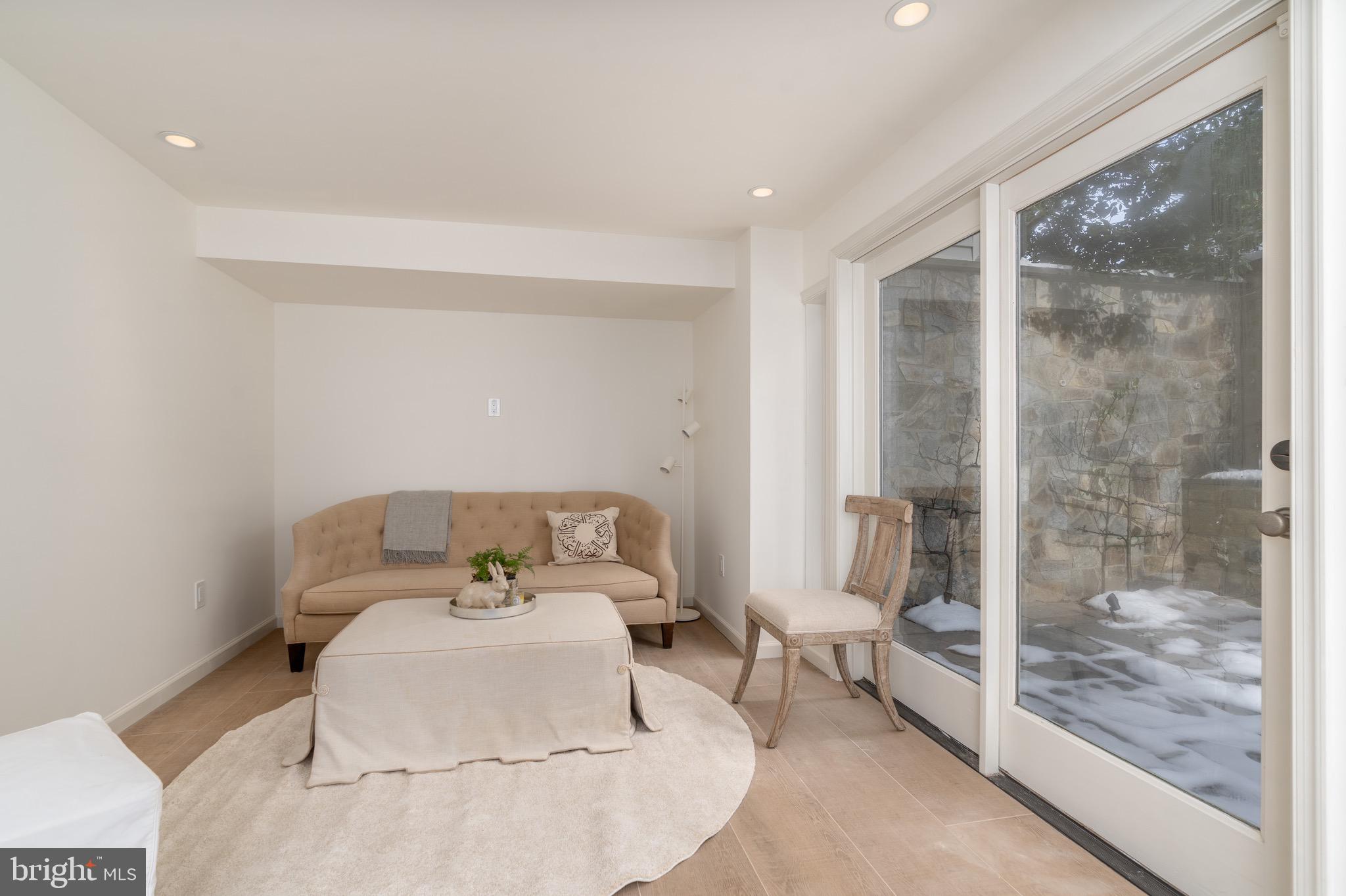 OBSERVATORY CIRCLE - Residential