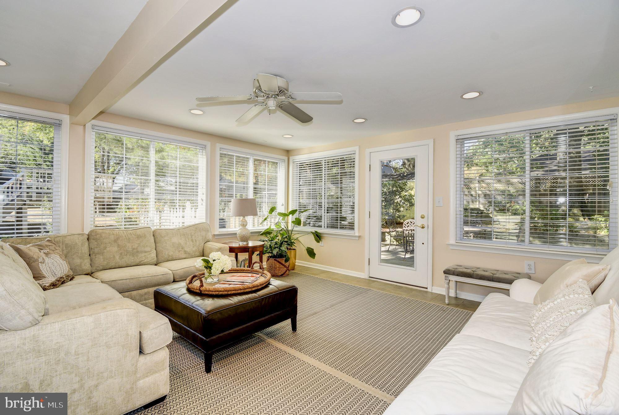 WAYNEWOOD - Residential