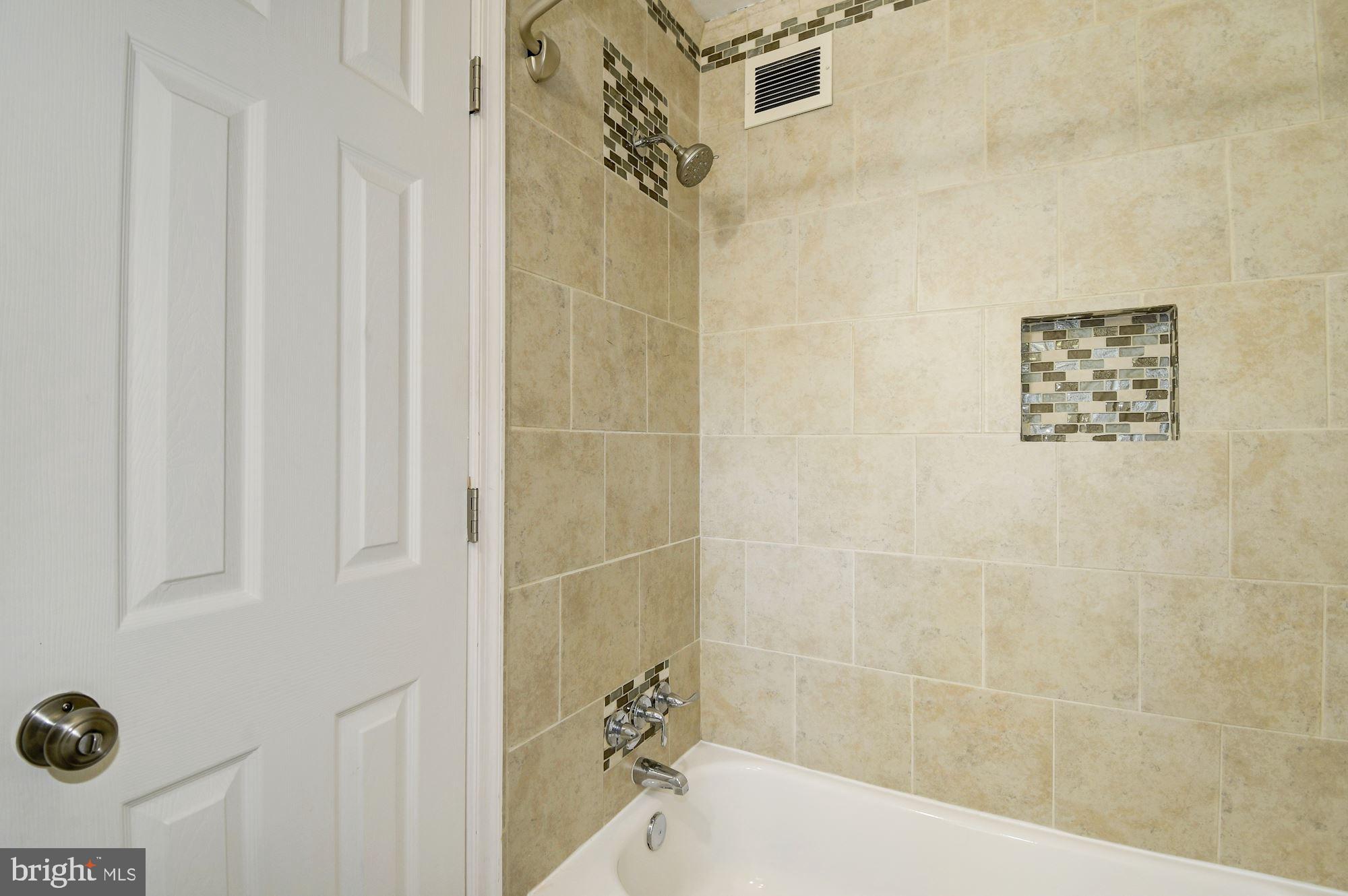 WAYNEWOOD - Residential