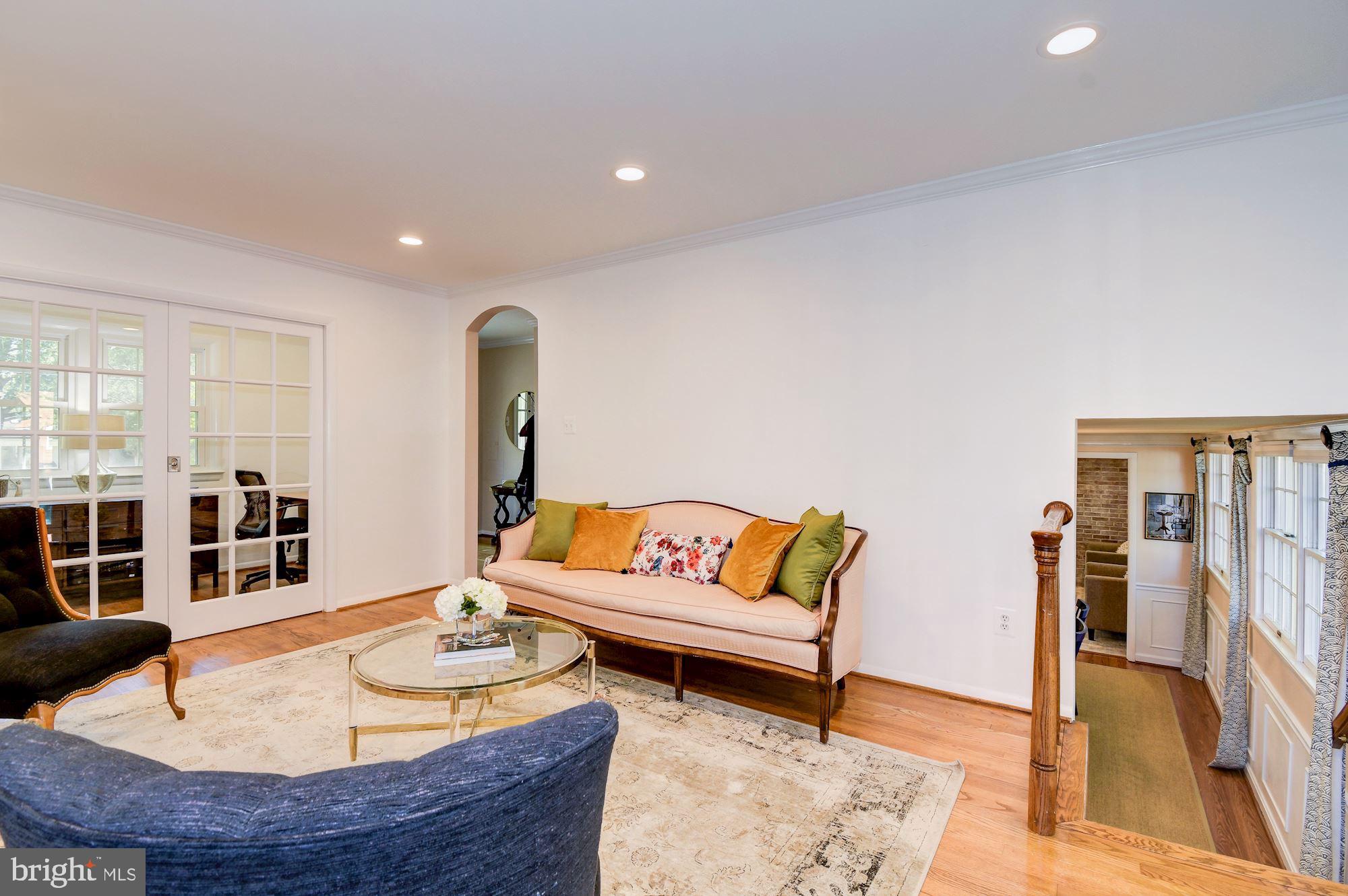 WAYNEWOOD - Residential