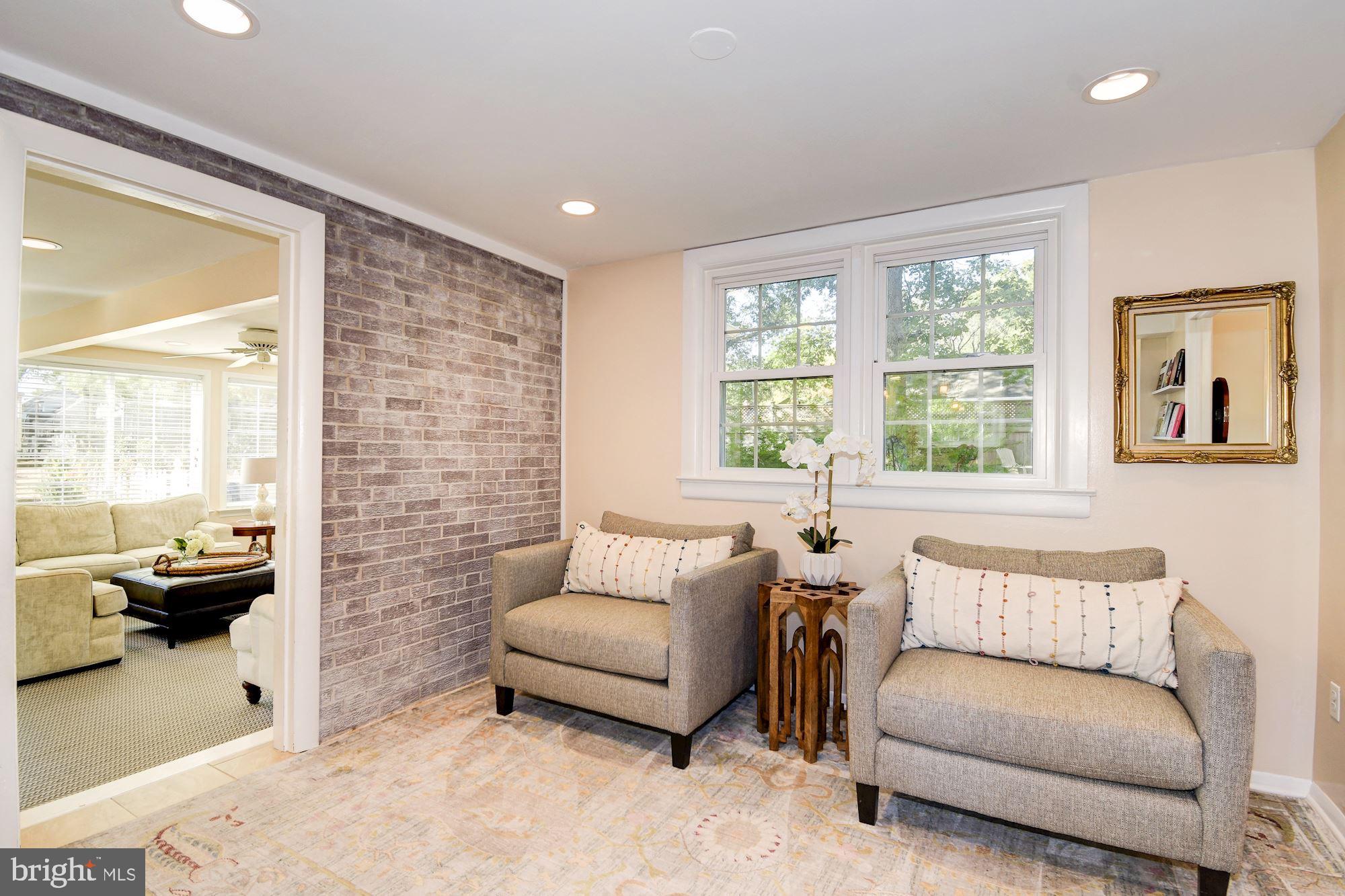 WAYNEWOOD - Residential