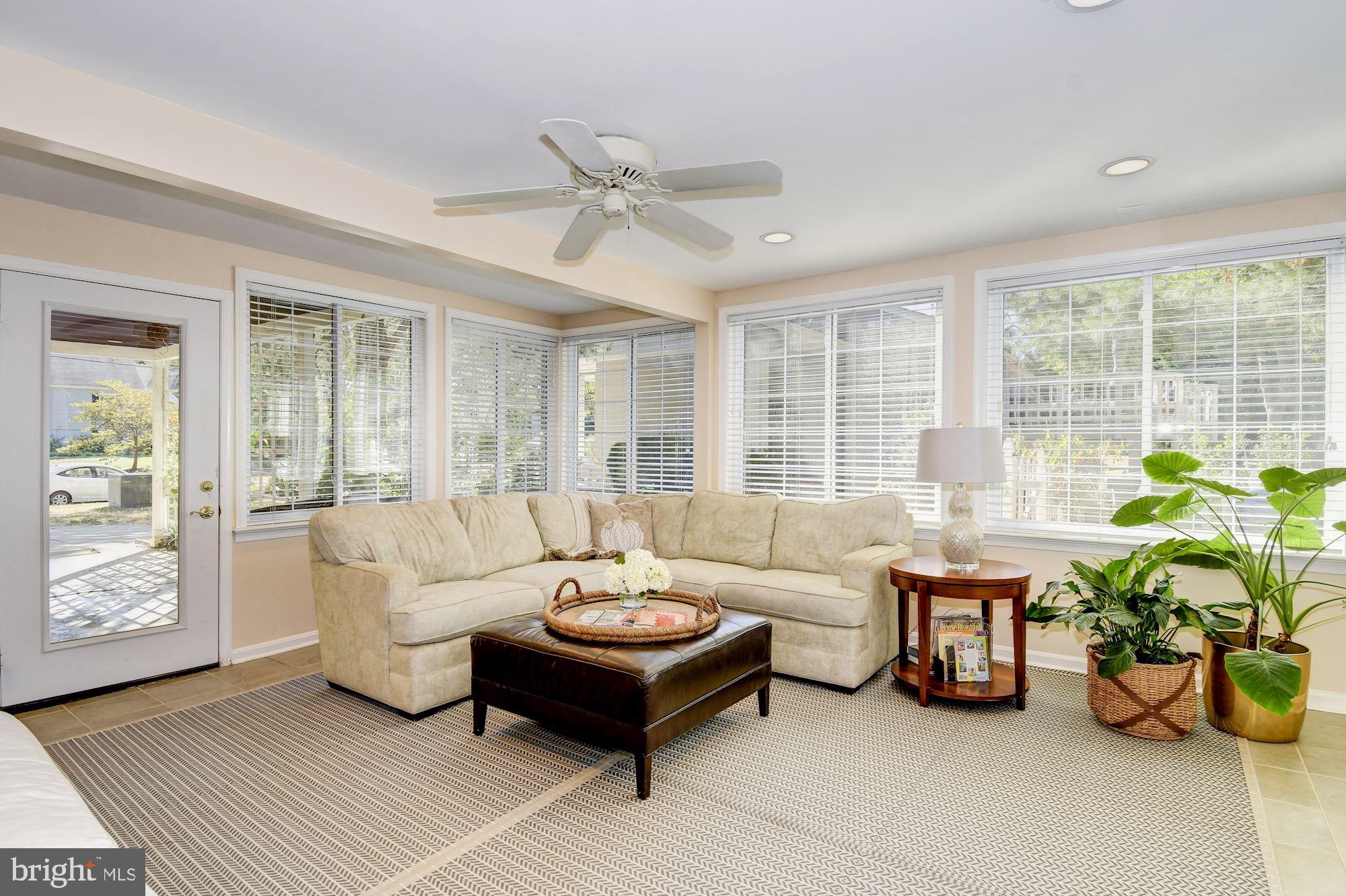 WAYNEWOOD - Residential