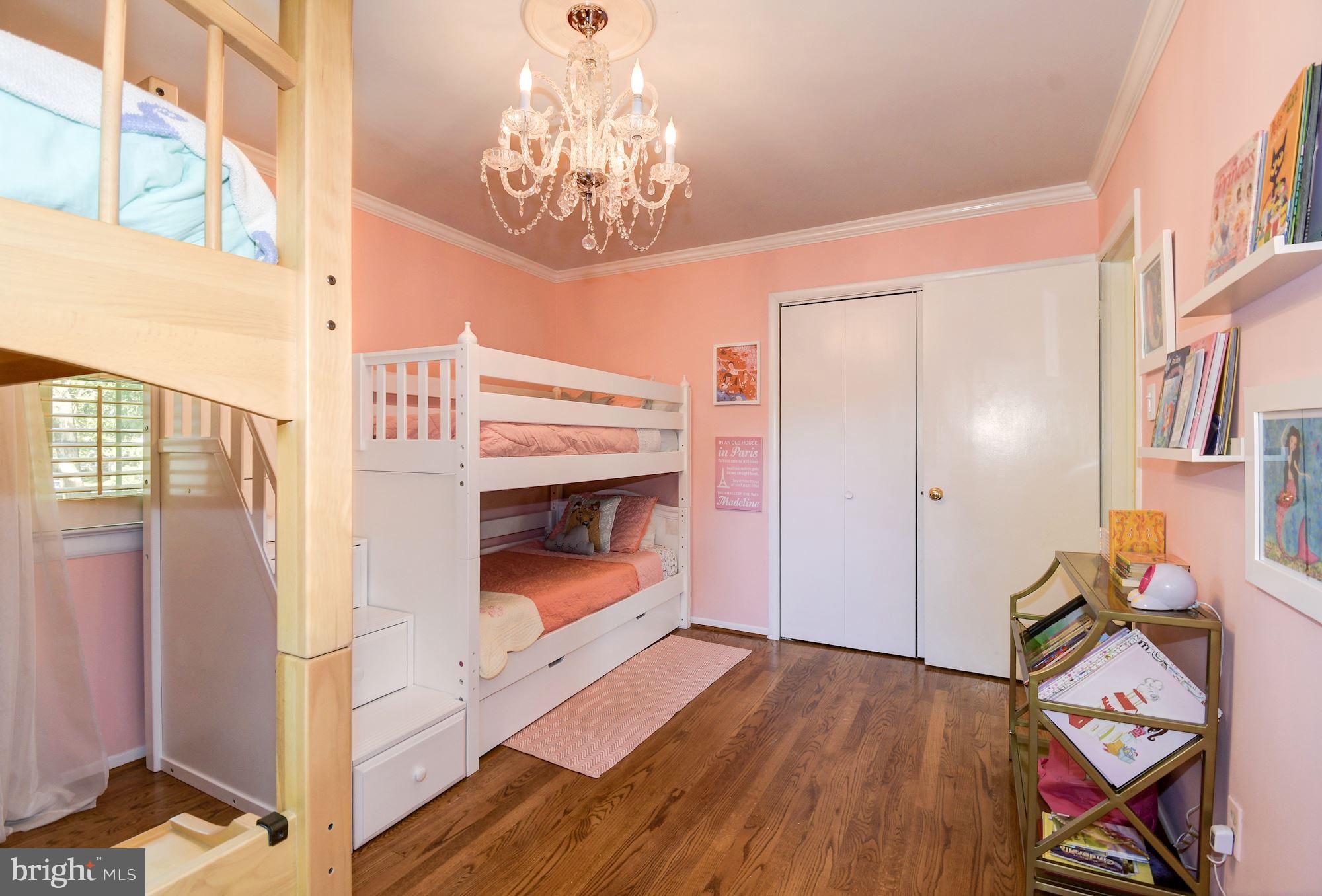 WAYNEWOOD - Residential