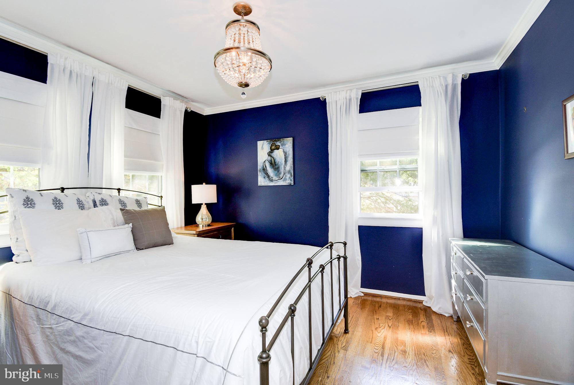 WAYNEWOOD - Residential